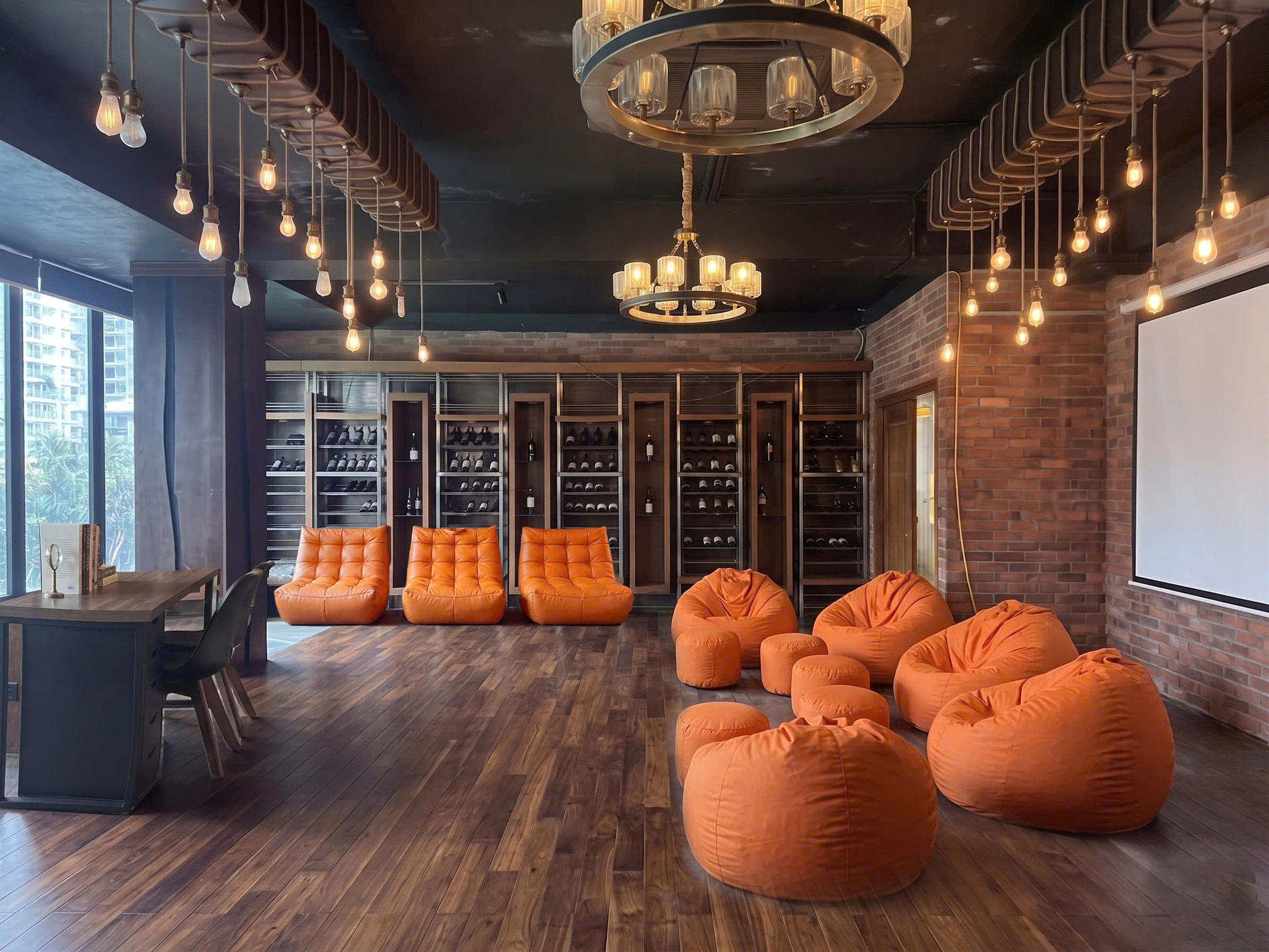 Klook Lounge Da Nang: Beachfront Dining & Lounge Access - Thumbnail 5