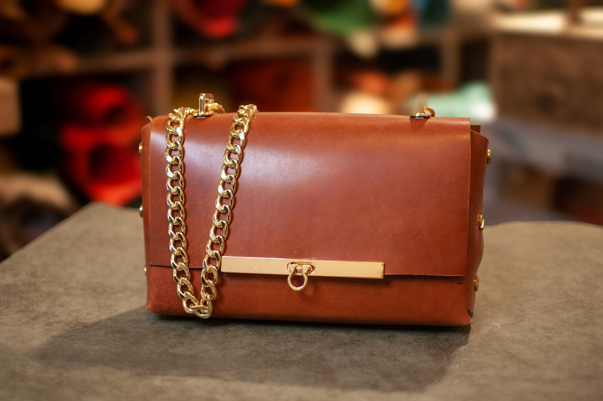 Cardholder, Wallet and Accessories Leather Workshop in Singapore - Thumbnail 23