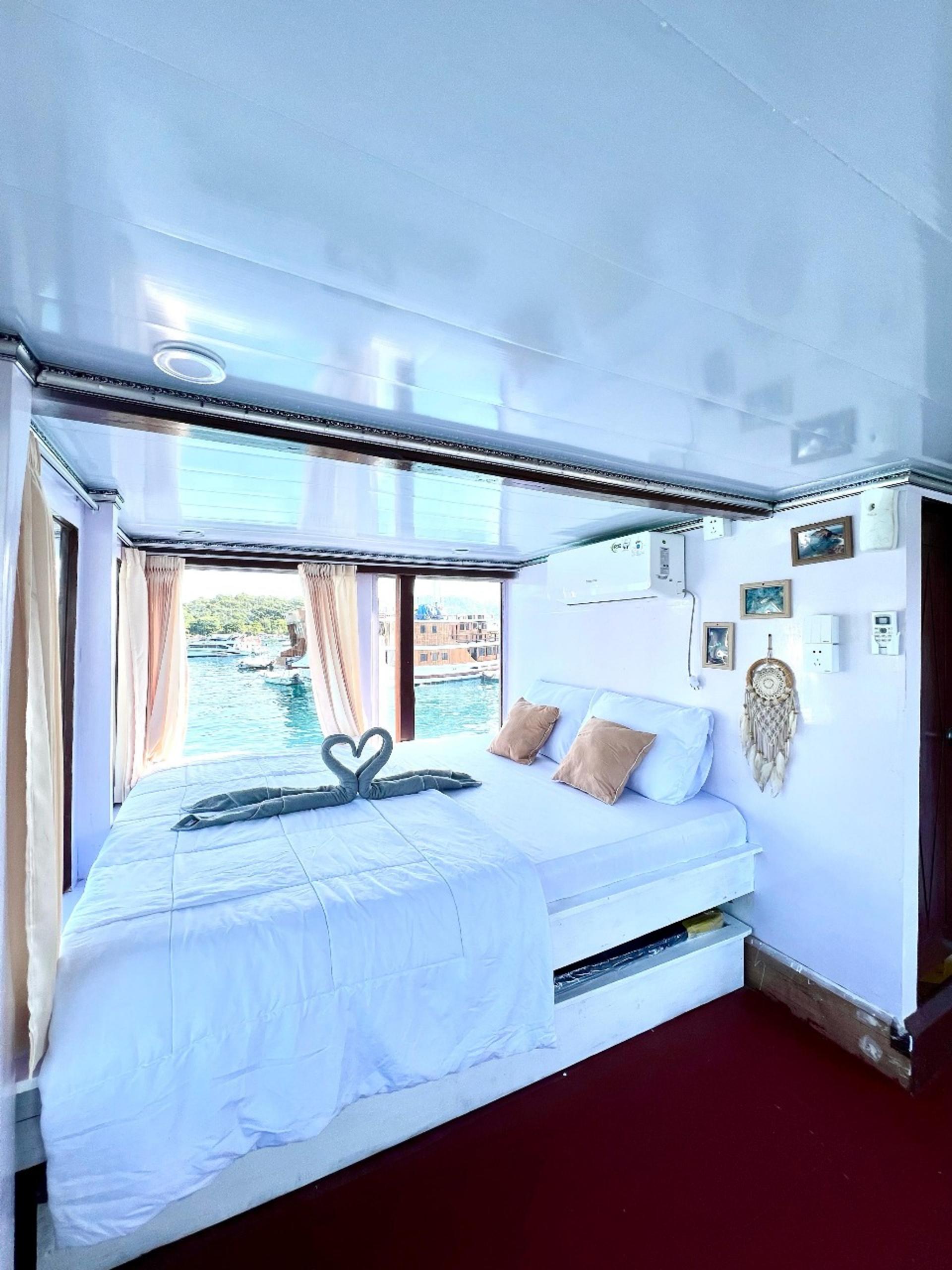 [Standard Phinisi] 3D2N Phinisi Sailing Liveaboard from Labuan Bajo - Thumbnail 18