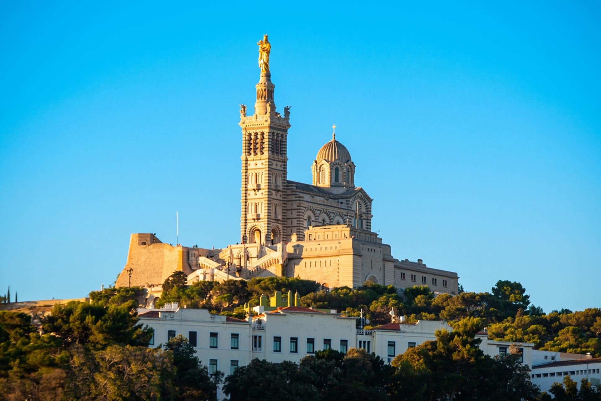 Marseille Highlights & Night Lights Private Tour: City & Harbor View - Thumbnail 2