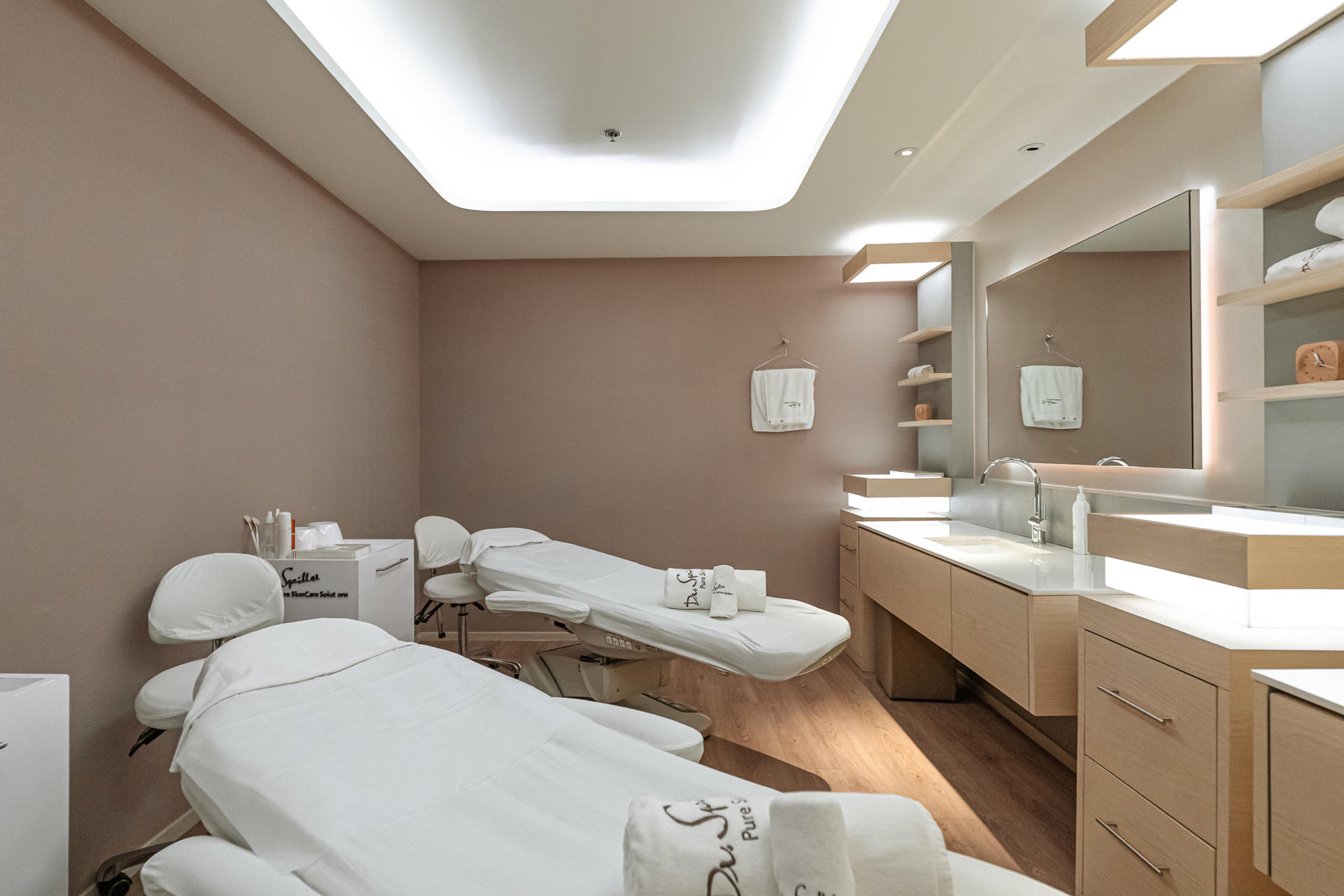 Dr. Spiller Pure Skin Care Solutions at Central World in Bangkok - Thumbnail 4