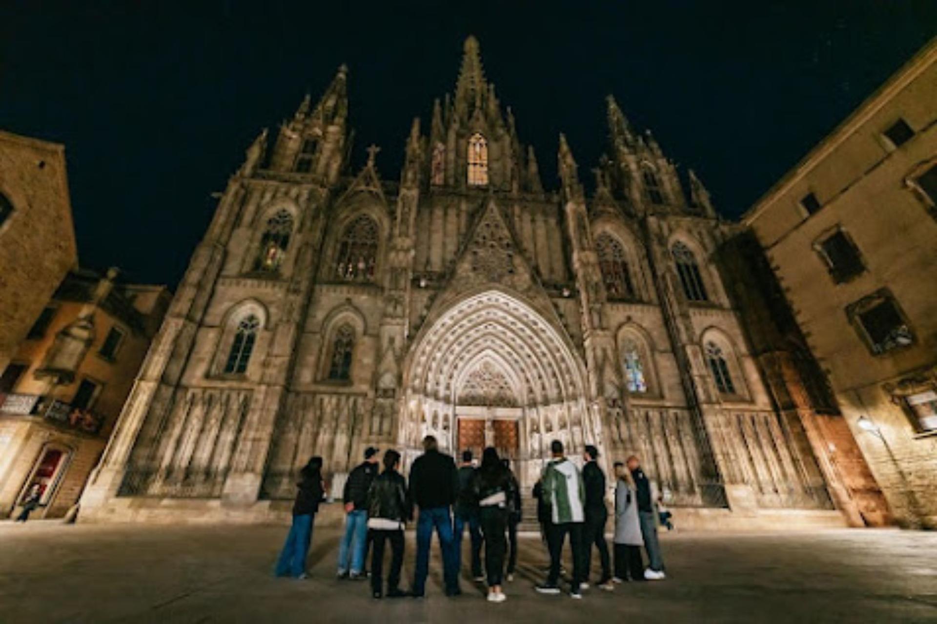 Ghosts and legends walking tour in Barcelona - Thumbnail 8