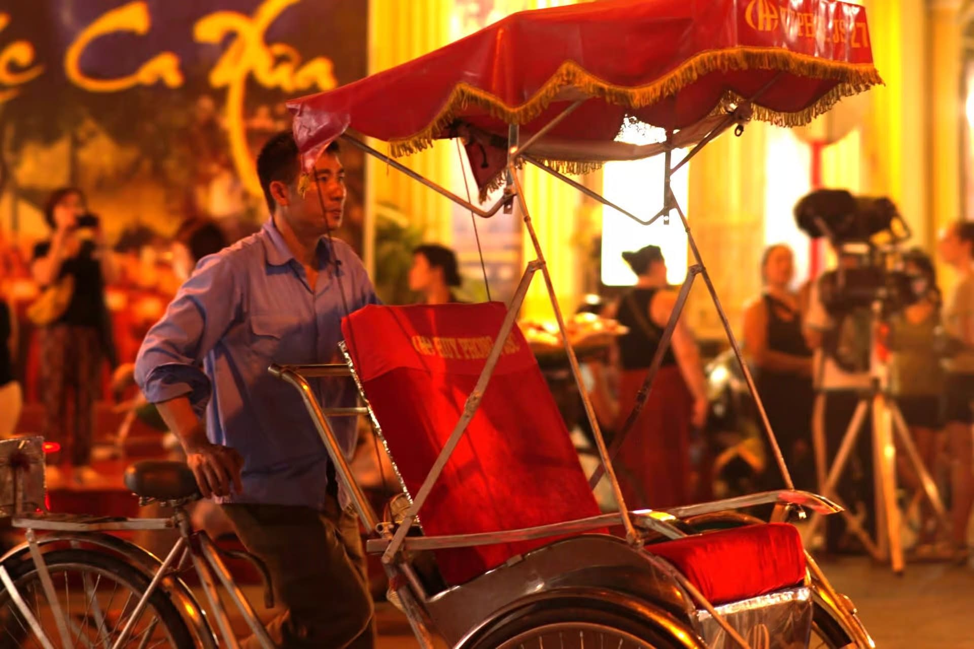 Hanoi Street Food Walking Tour with Cyclo Ride - Thumbnail 8