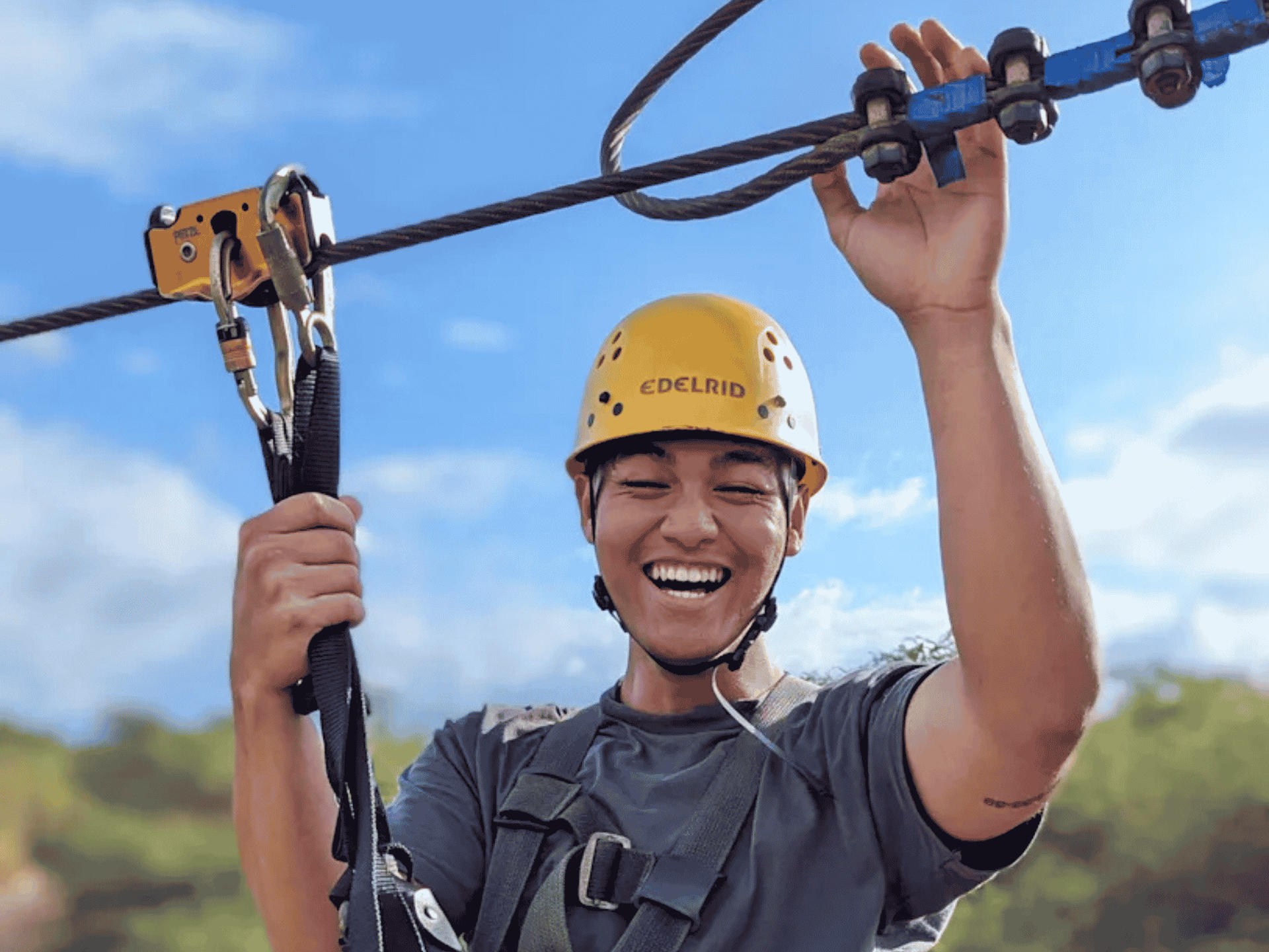 Coral Crater 6-Zipline Tour in O'ahu - Thumbnail 14
