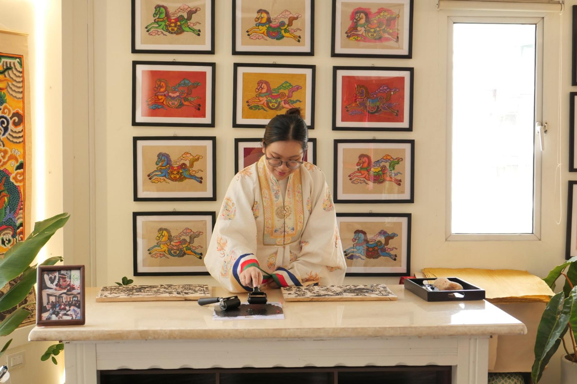 200-Year Folk Art Workshop: Craft Your Heritage Souvenir in Hanoi - Thumbnail 10