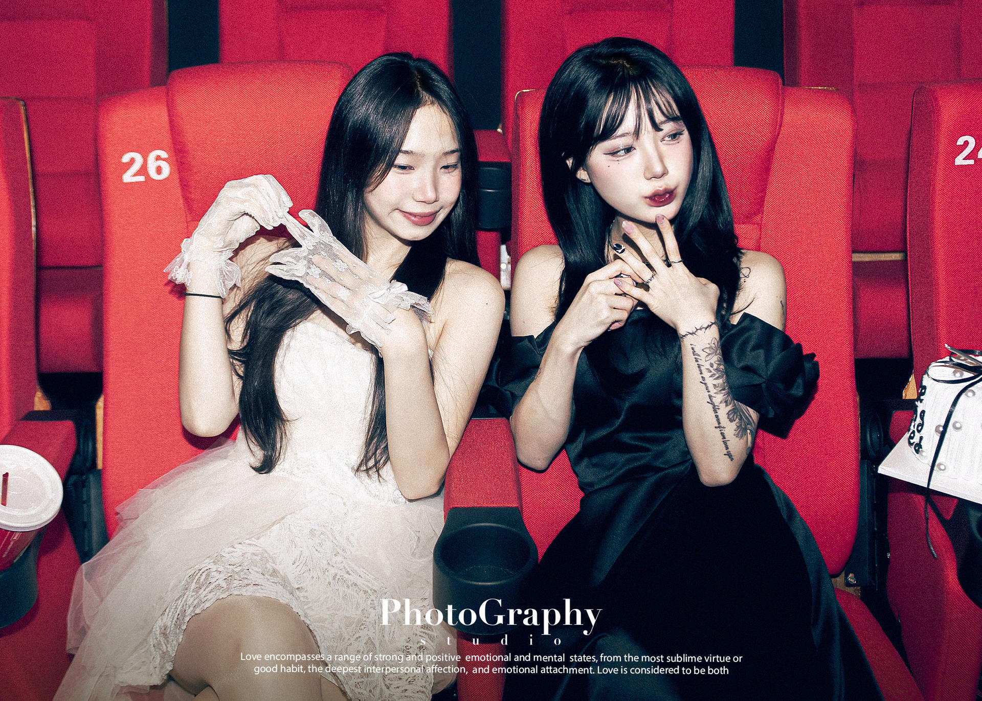 Hongdae Cinema Concept Selfstudio Experience in Seoul : Free Costume - Thumbnail 11