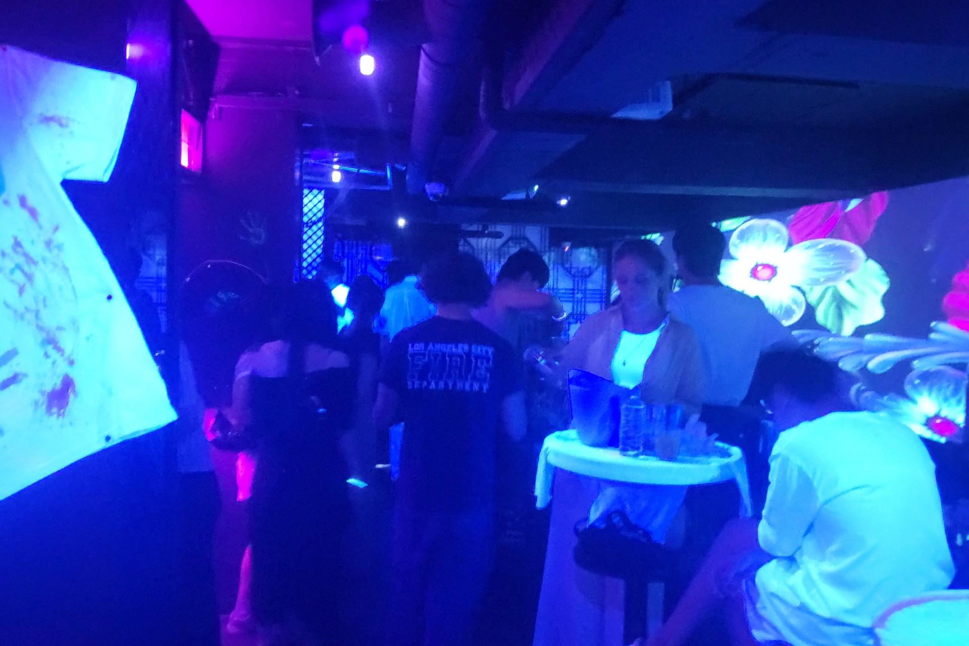 Seoul Jongno Nightlife Tour: Pocha & VIP Club Access - Thumbnail 3