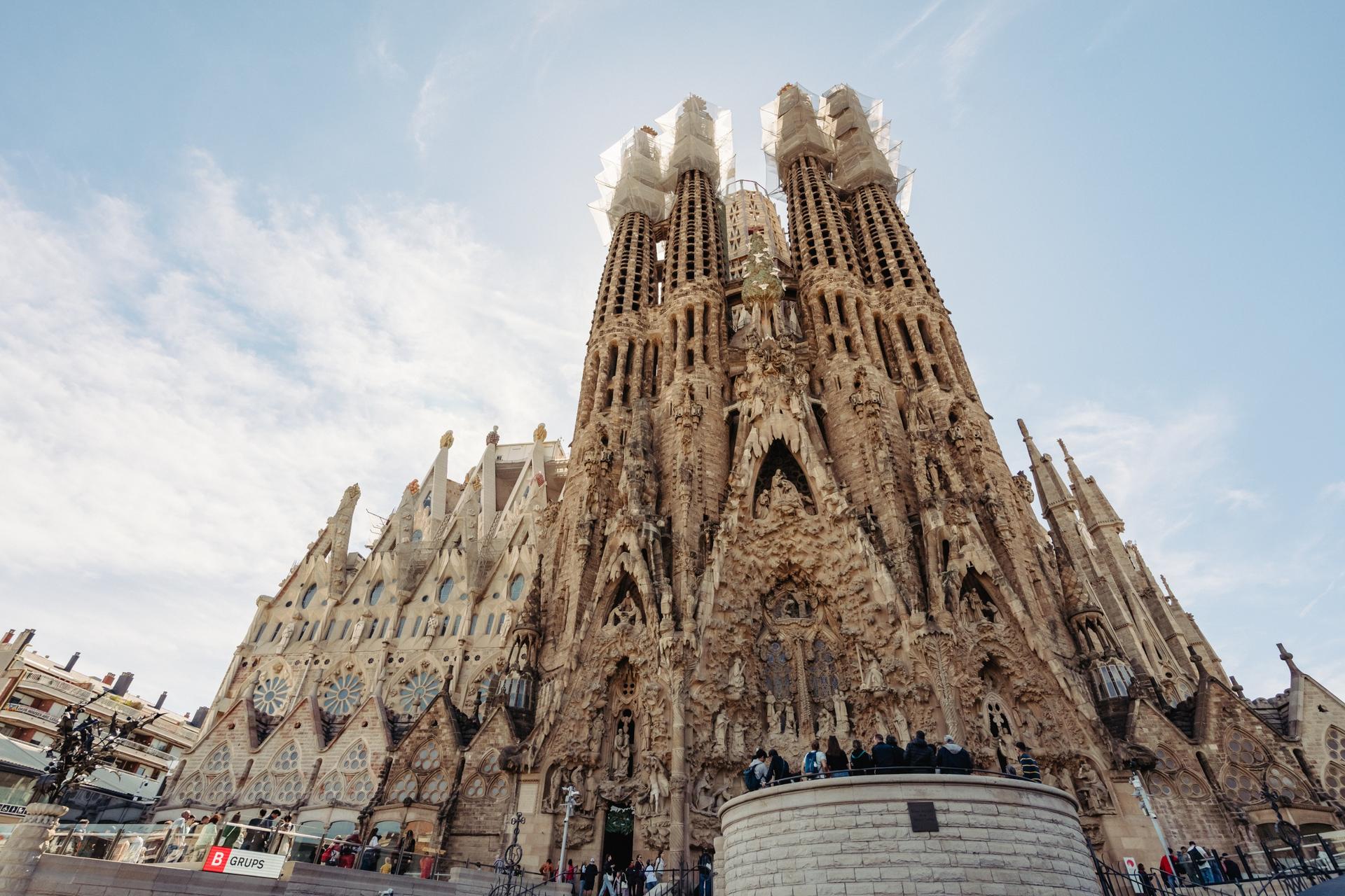 Sagrada Familia Highlights Tour - Thumbnail 2
