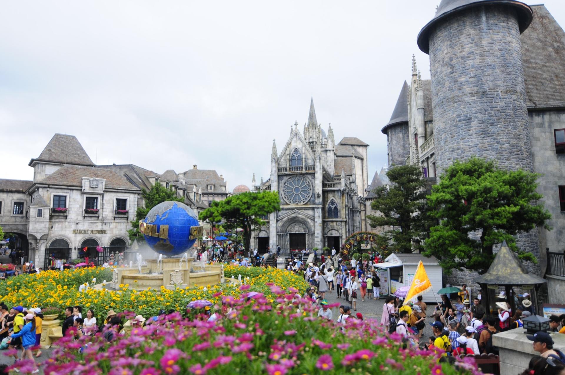 Ba Na Hills and Golden Bridge Custom Day Tour from Da Nang - Image 1