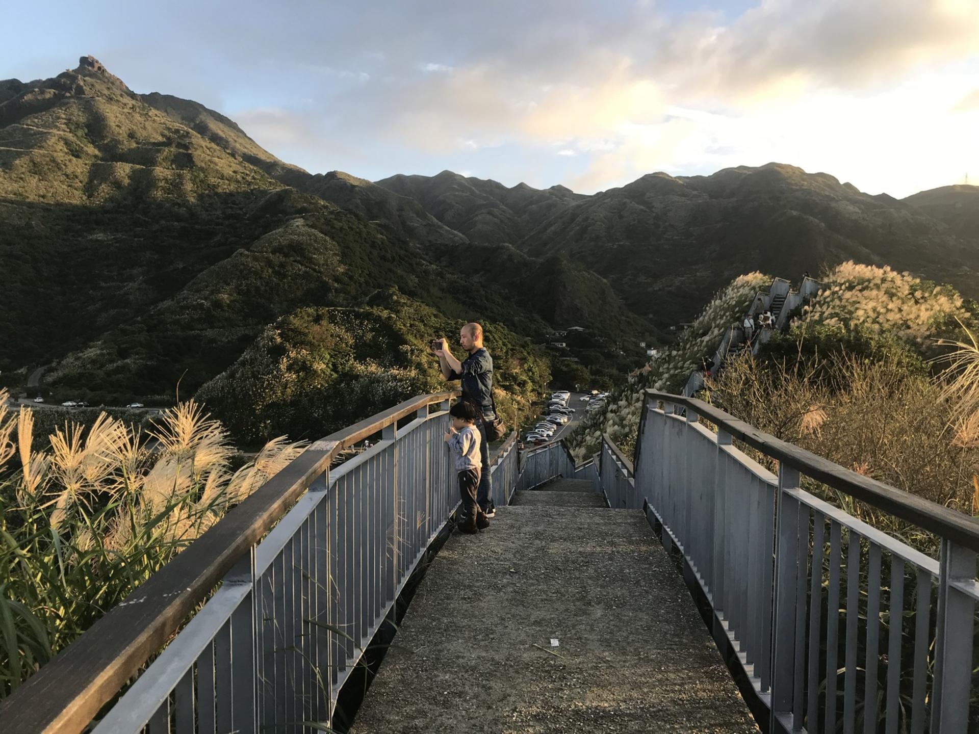Jiufen Half-Day Tour: Golden Waterfall, Bo Shi Mountain, Shuinandong Yin Yang Sea, Jiufen Night View (Taipei Departure/Afternoon Start) - Thumbnail 6