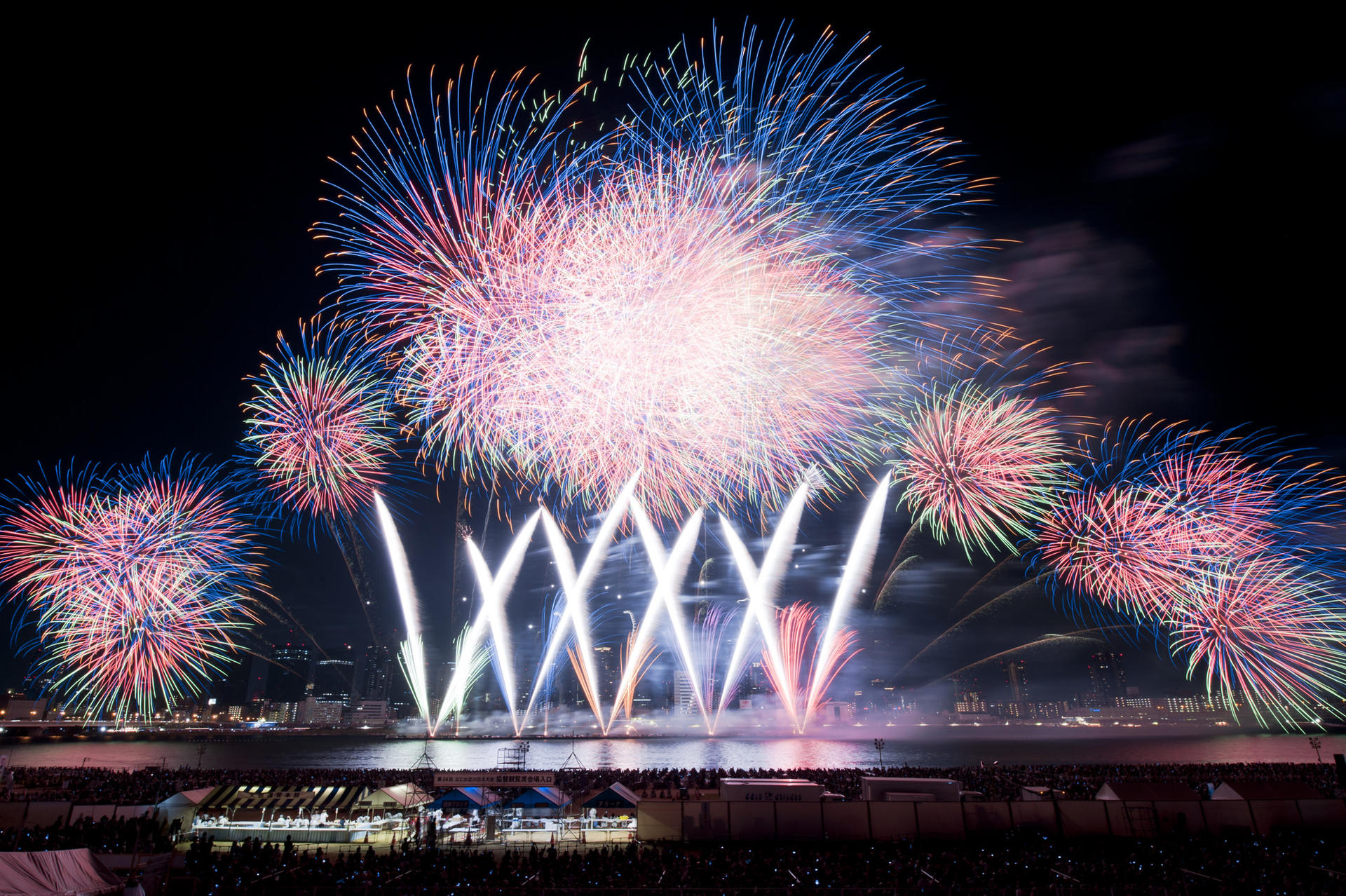 The 38th Naniwa Yodogawa Fireworks Festival - Thumbnail 2