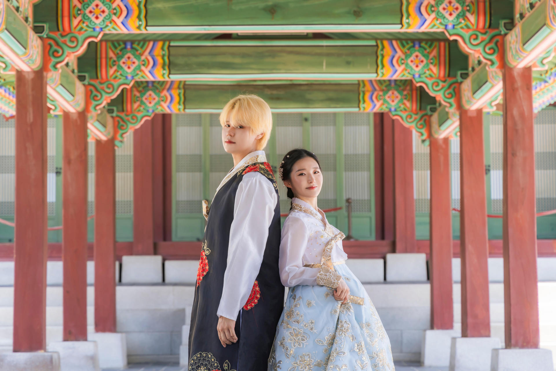 Gyeongbokgung Hanbok & Hairstyling Experience - Thumbnail 23