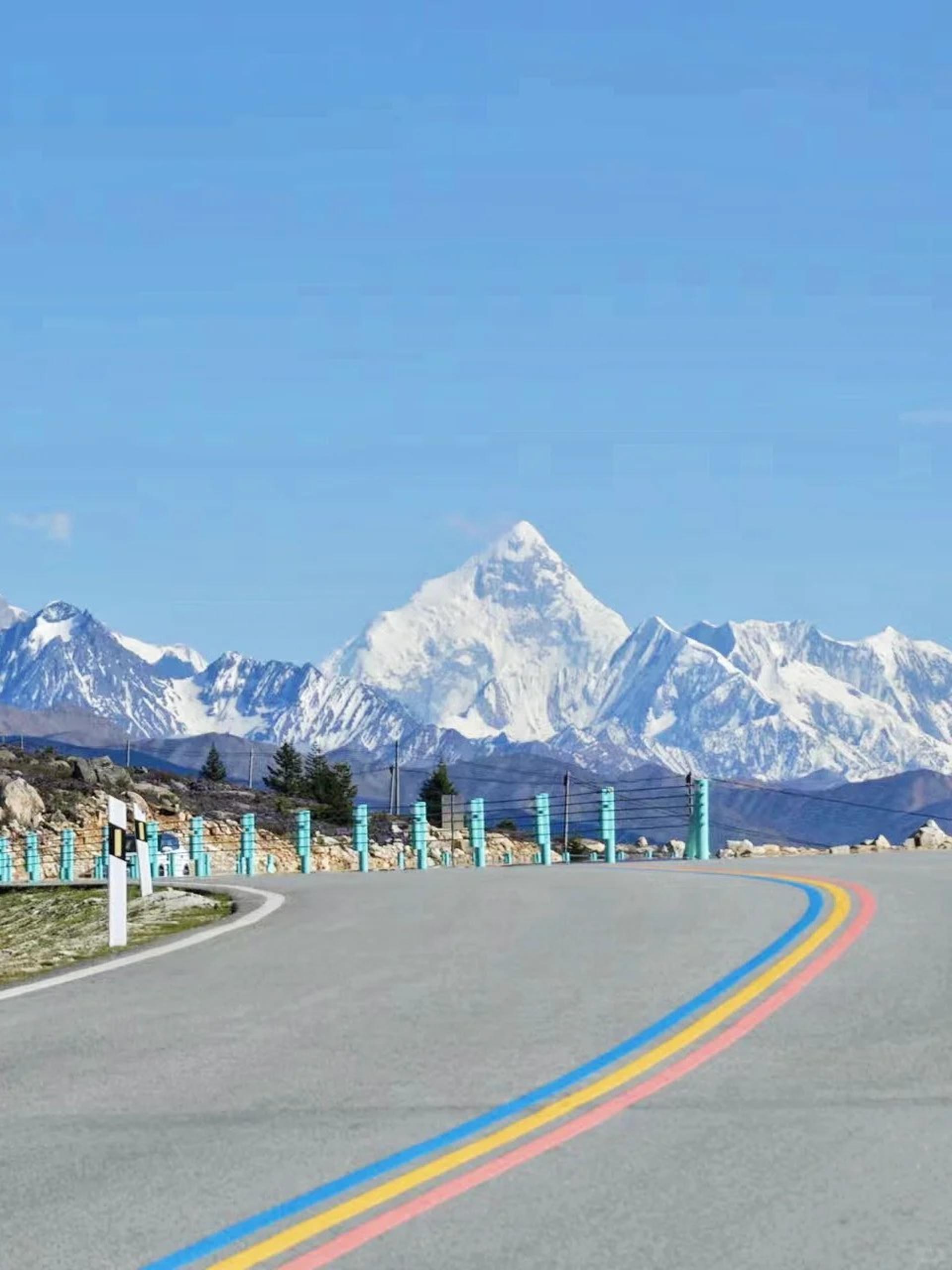 4-Day Tour to Lenggacuo Moon Lake in Gongga Secret Realm, Sichuan (Snow Mountain Photography + Nanny Car) - Thumbnail 7