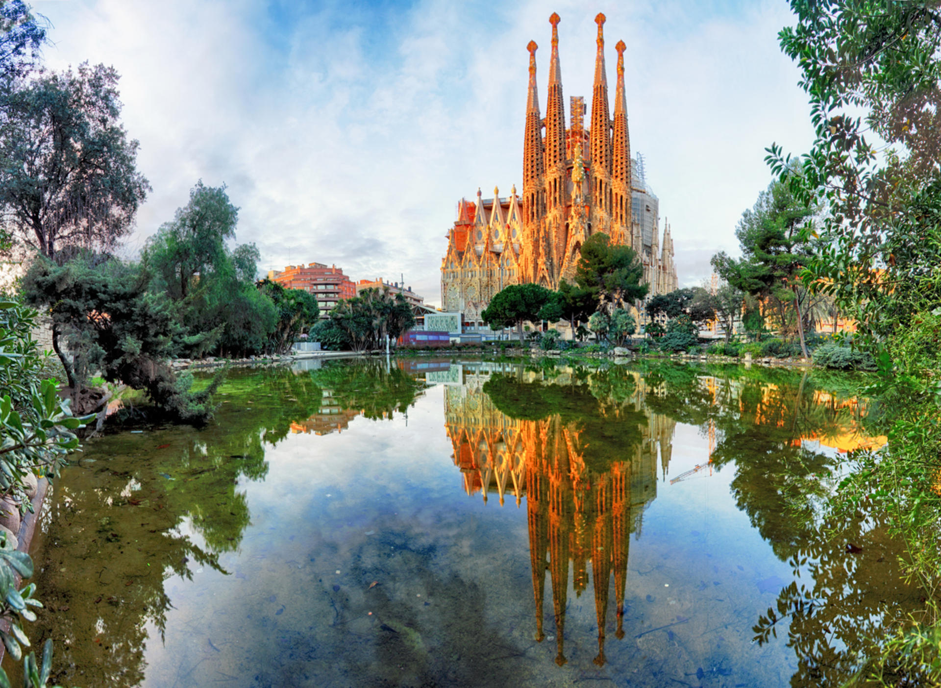 Unlock Sagrada Família Guided Tour - Image 1
