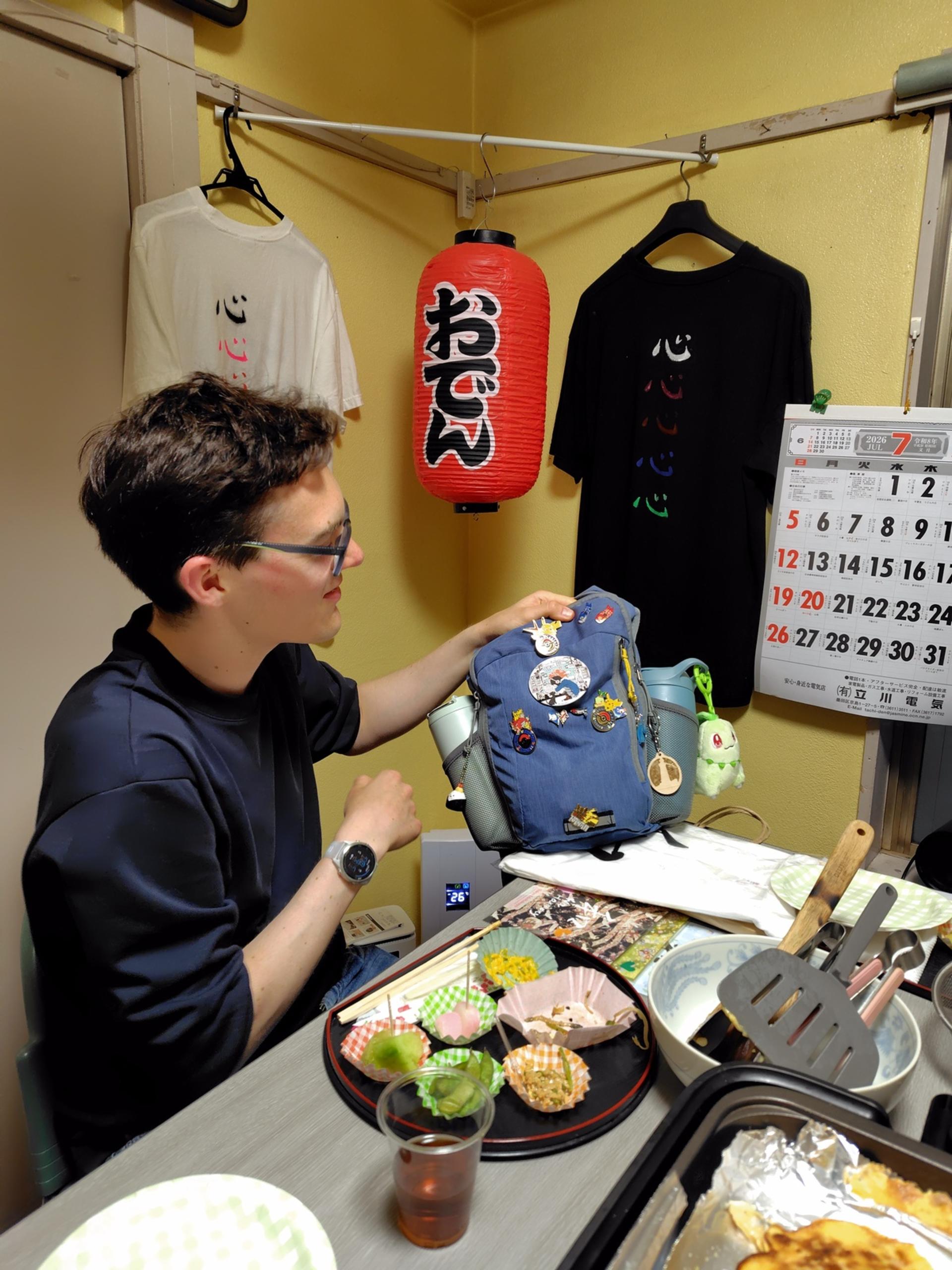 [Tokyo EdoHakuyo]: Kanji T-Shirt Painting & Okonomiyaki Making - Thumbnail 39