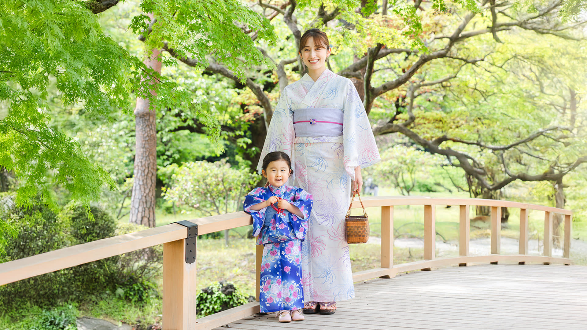 Kimono Rental inside Shinjuku Gyoen National Garden: KOUICHI STORE - Thumbnail 6