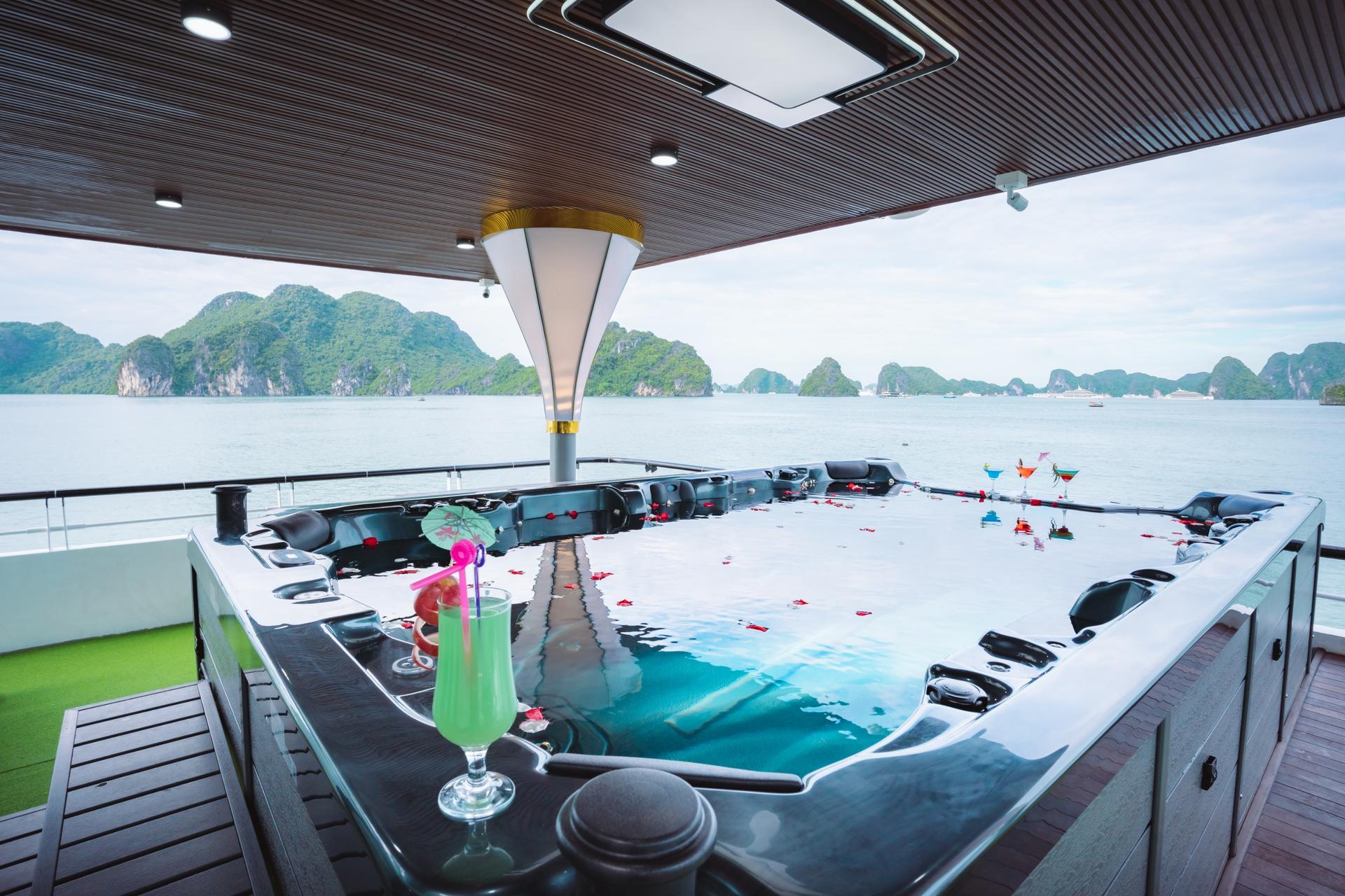 Apollo Premium Day Cruise: Ha Long Bay, Sung Sot, Ti Top - Thumbnail 4