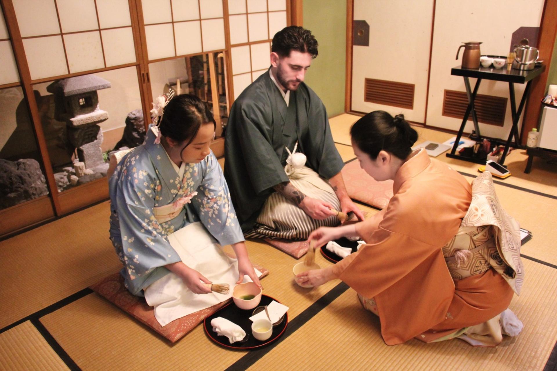 Asakusa Kimono Rental OSHARE Japanese Makeup & Tea Ceremony Experience Open until 10 PM - Thumbnail 50