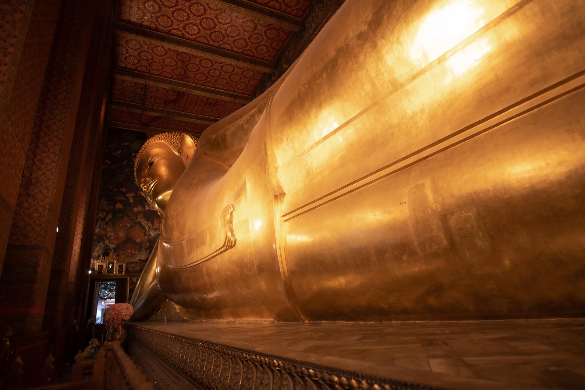 Bangkok Night Tour: Wat Arun, Wat Pho, Chinatown & Tuk Tuk Thrills - Thumbnail 9