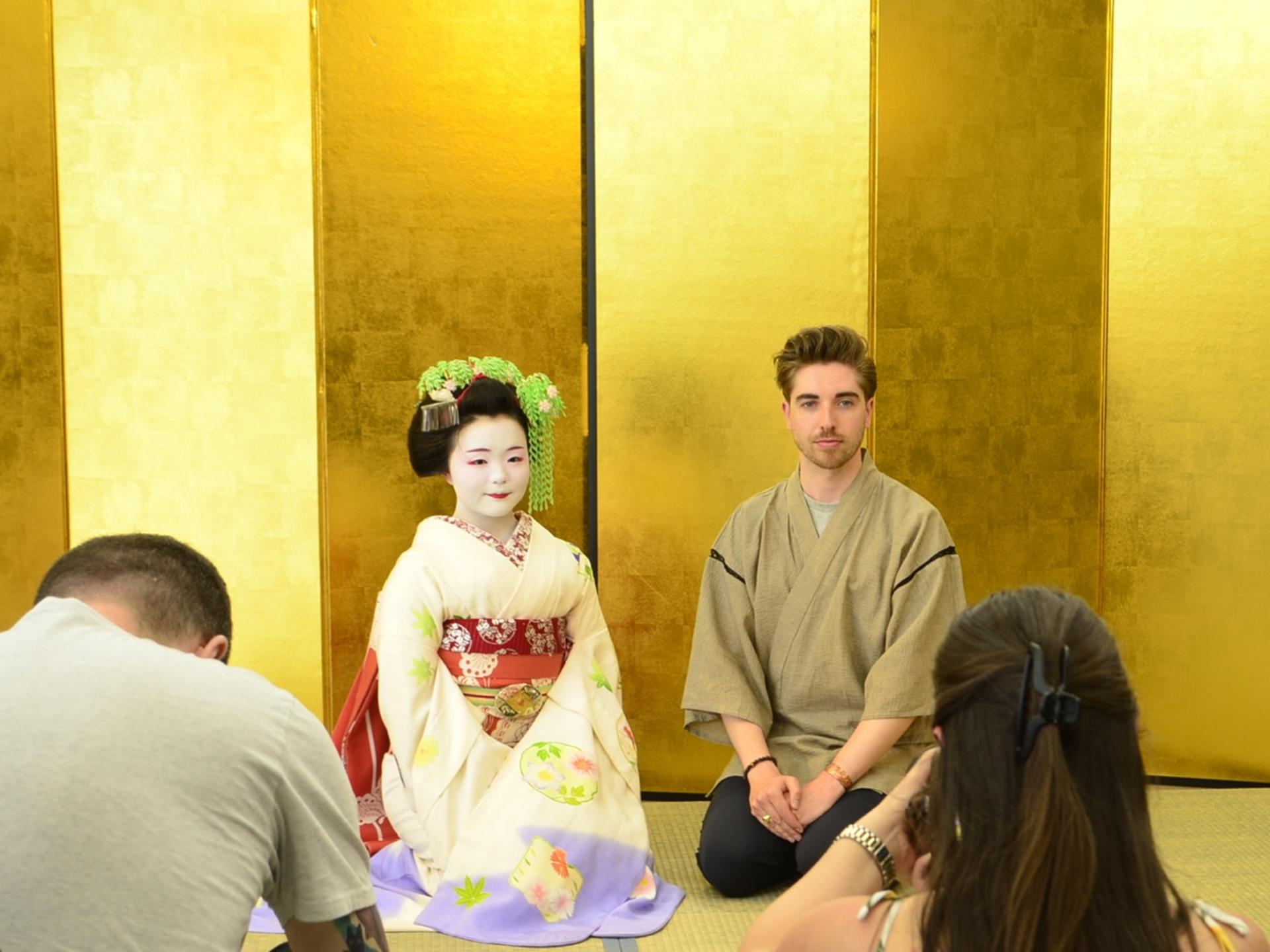 MEET MAIKO: Meet-&-Greet, Maiko Show & Experience in Kyoto - Image 1