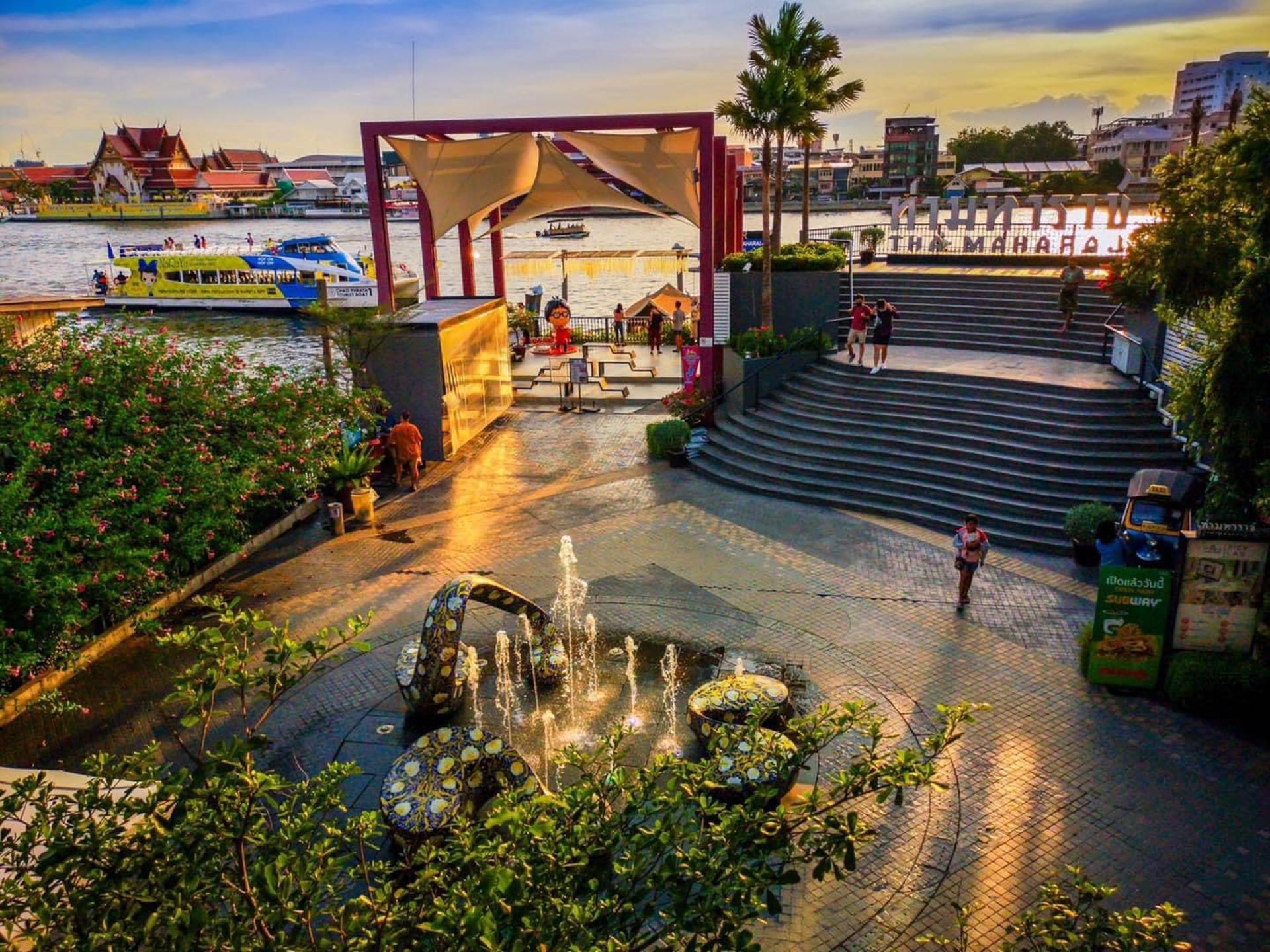Private Grand Palace Night Tour: Wat Pho, Tha Maharaj, Khao San - Thumbnail 13