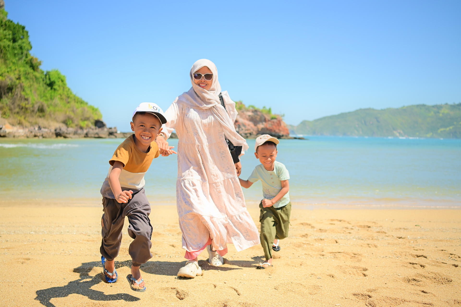 Sasak Village, Kuta Beach, and Aan Cape Private Tour in Lombok - Thumbnail 4