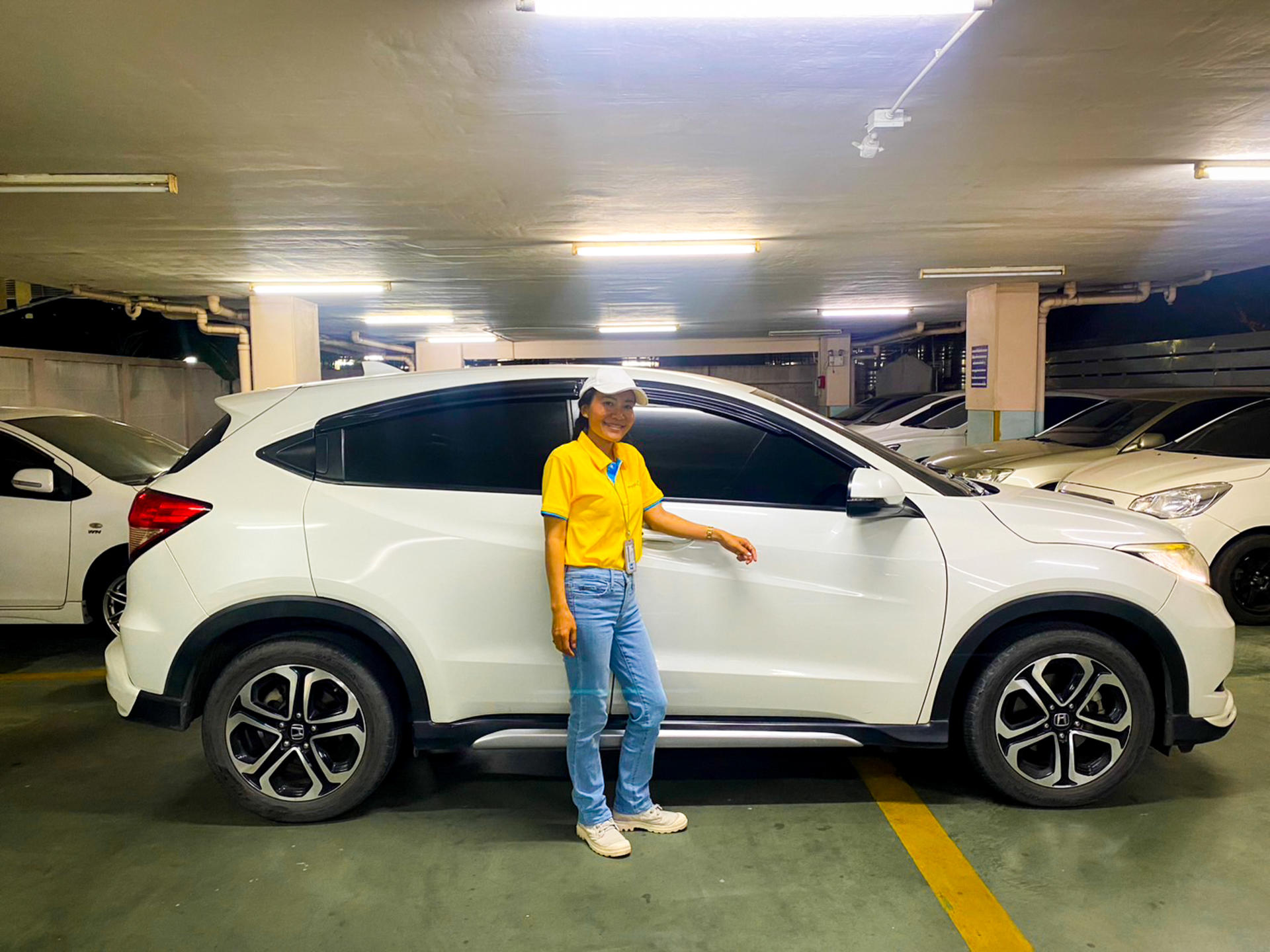 Female-only private driver for car charter in Bangkok By MyProGuide - Thumbnail 5