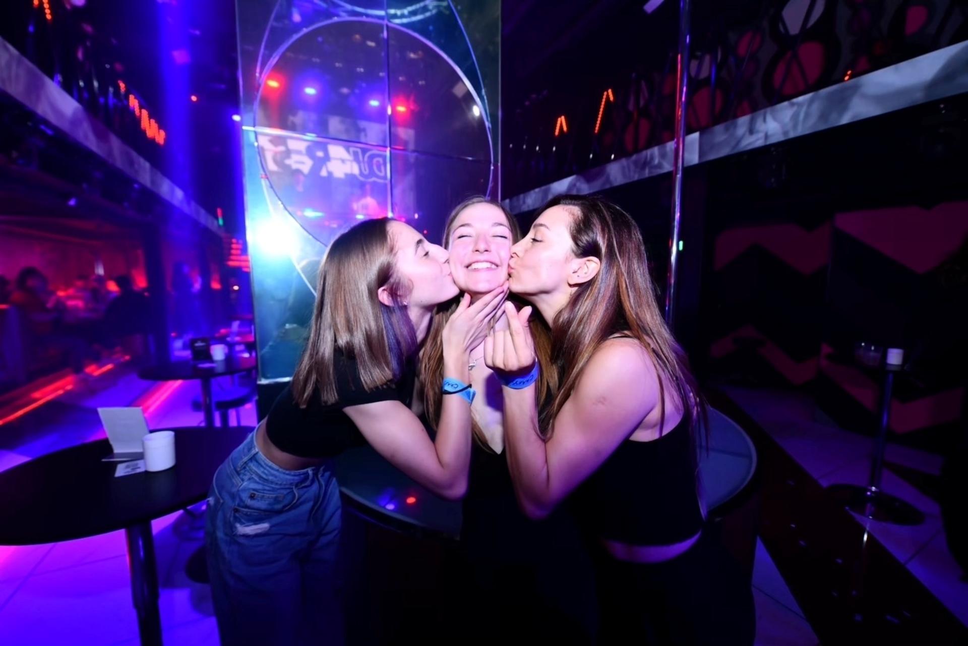 Osaka Shinsaibashi: CRAZY LAND by CHEVAL Nightclub Admission Ticket - Thumbnail 20
