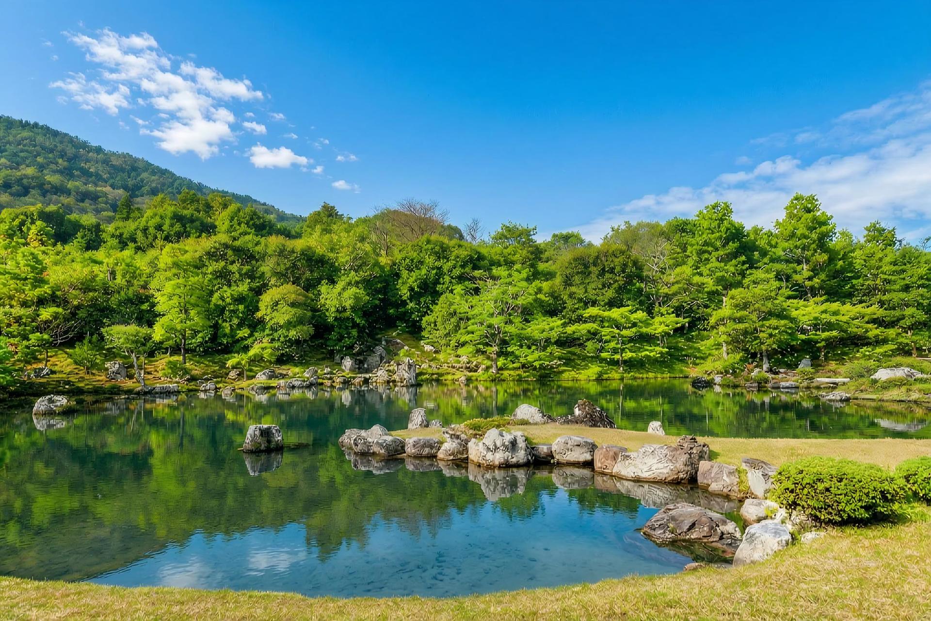 【Kyoto & Nara Historical and Cultural Scenic Day Tour】Arashiyama Scenic Railway & Fushimi Inari-taisha Shrine Senbon Torii & Nara Park & Togetsukyo Bridge & Bamboo Grove Path & Kimono Forest (Departing from Osaka or Kyoto) - Thumbnail 12