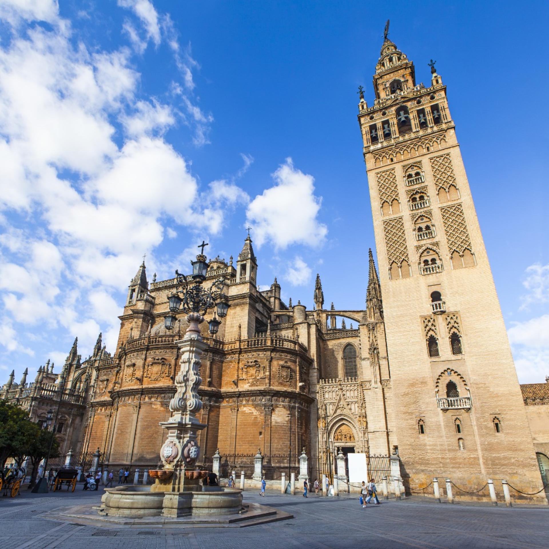 Cathedral, Alcazar, and Giralda guided tour in Seville - Thumbnail 5