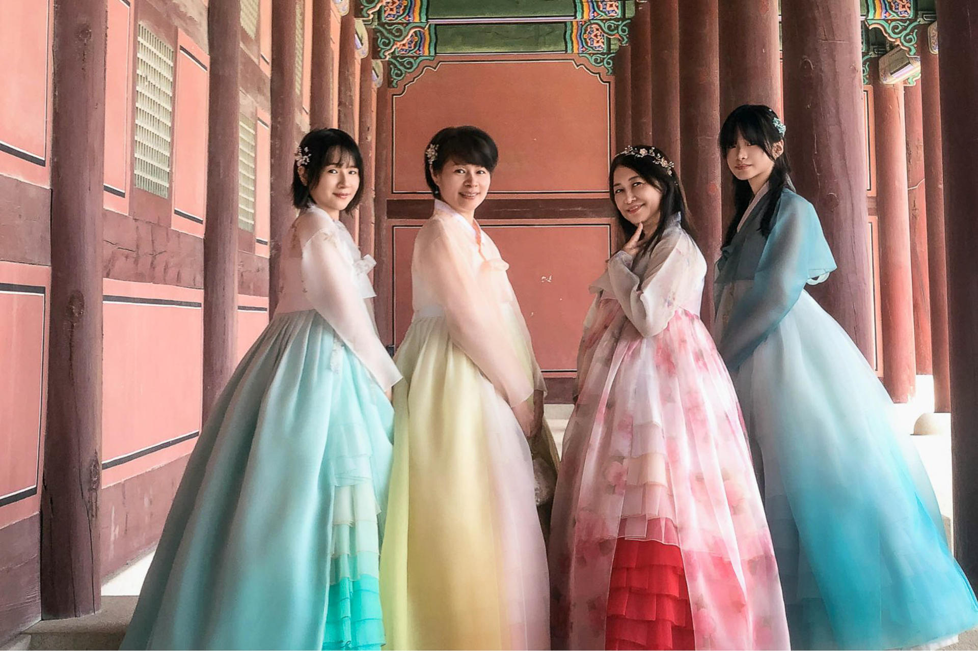 Gyeongbokgung Hanbok Photoshoot in Seoul [Hansungan]  - Thumbnail 7