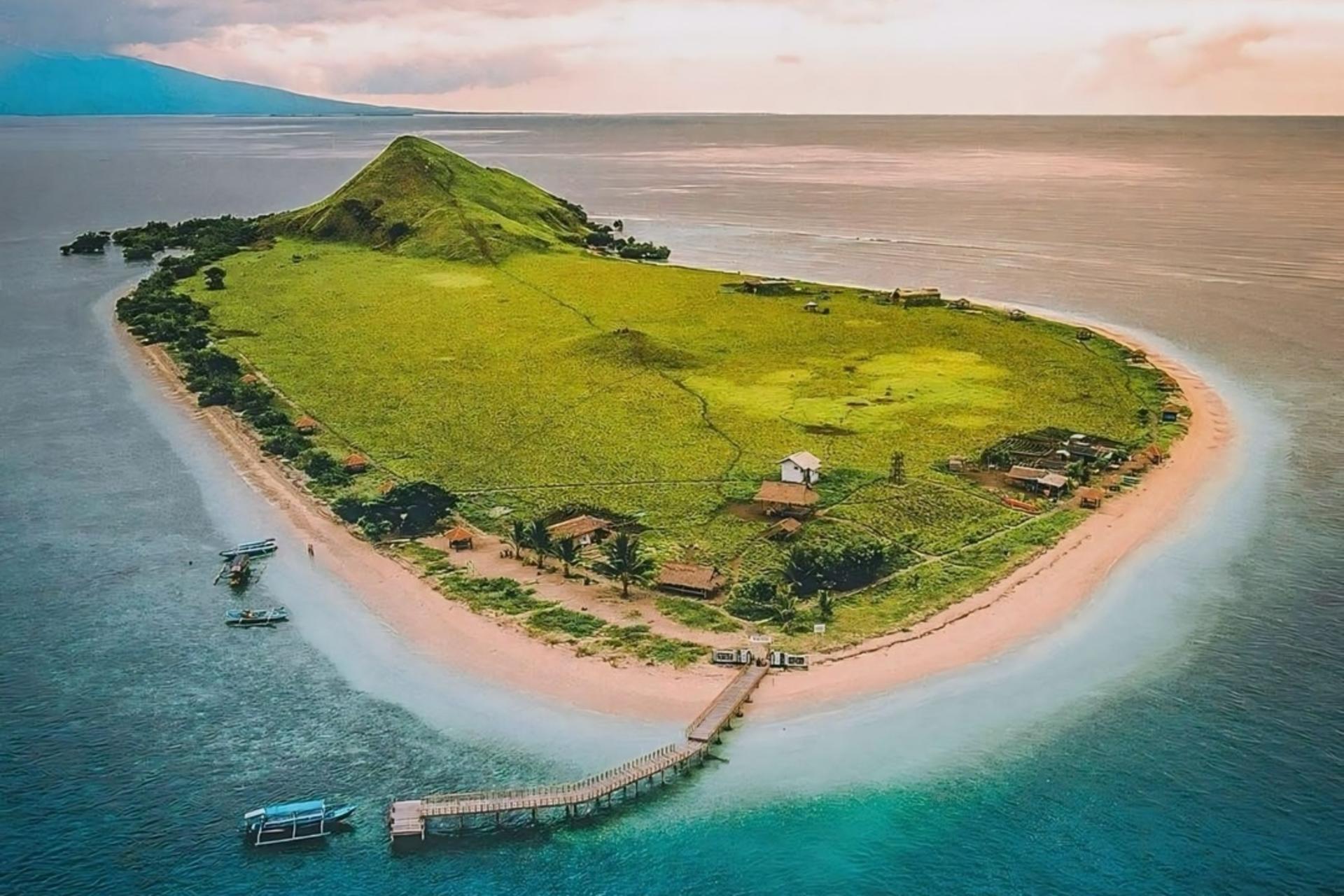 Kenawa, Paserang, and Kambing Islands Day Tour in Lombok - Thumbnail 4