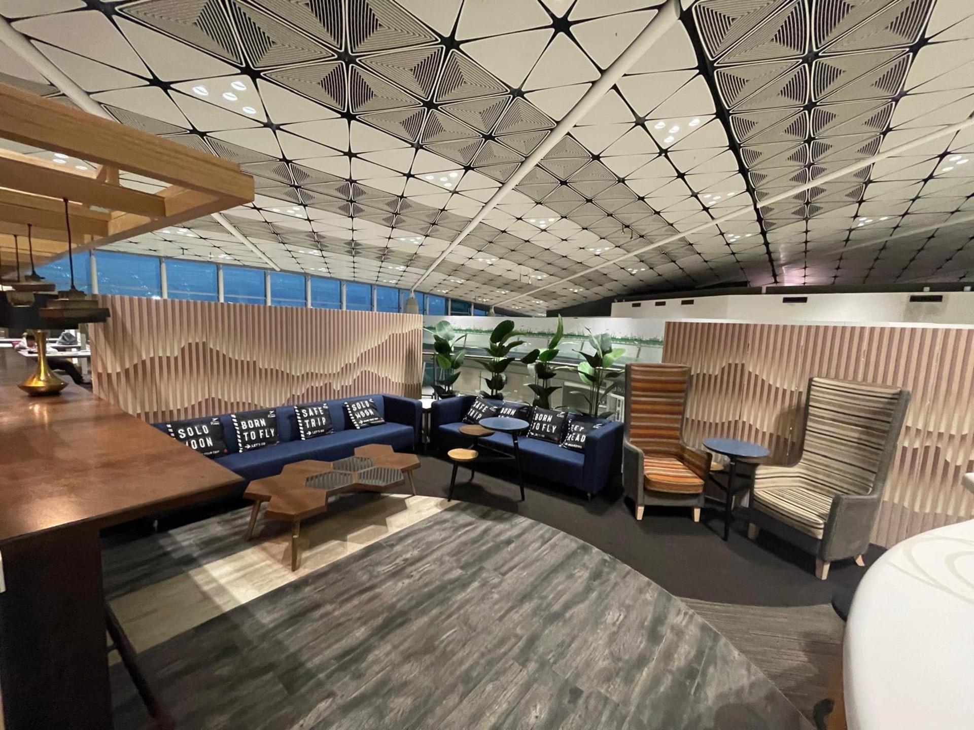 Hong Kong International Airport Lounge Service  - Thumbnail 5