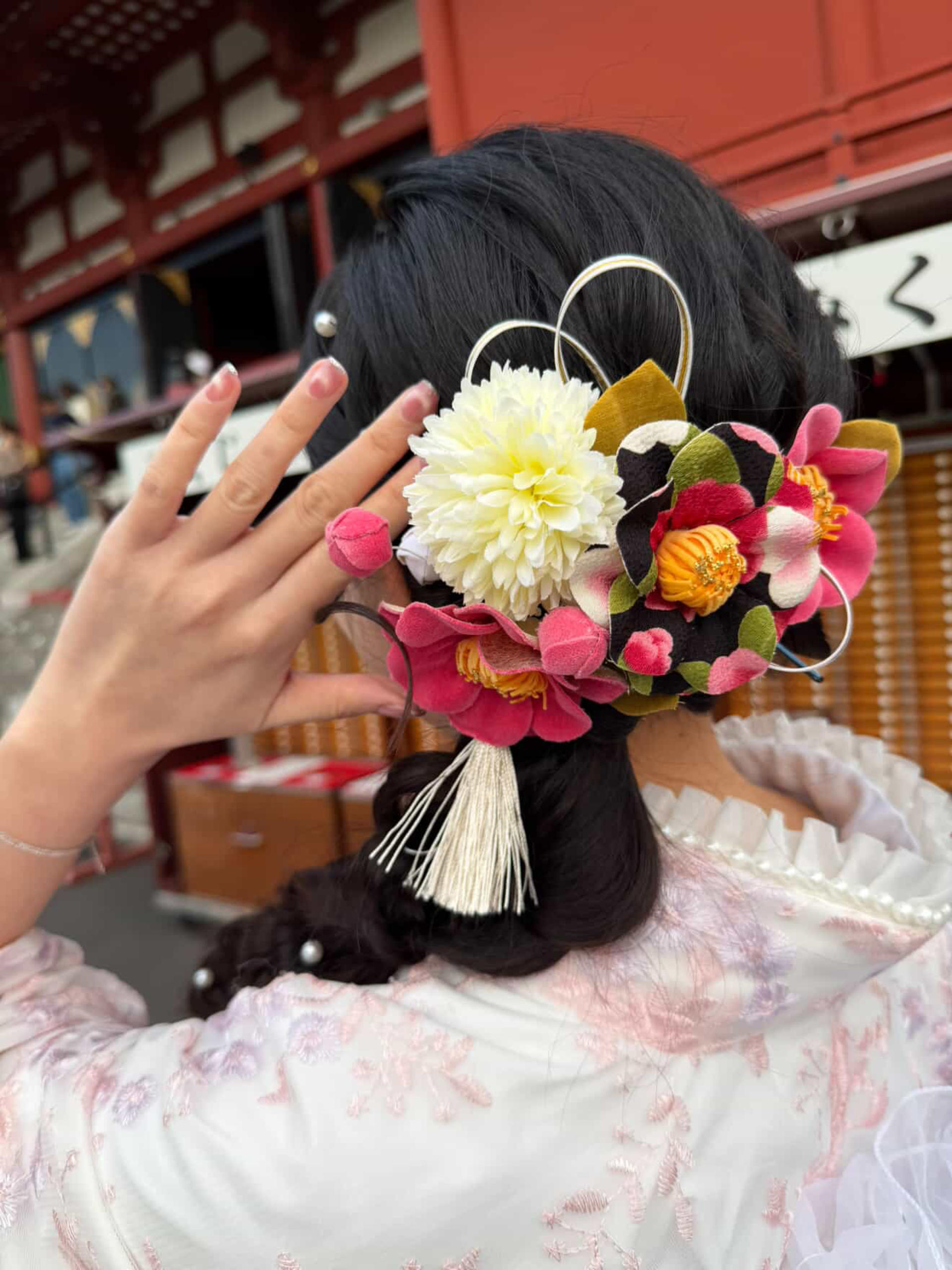 Kimono rental & original chopsticks making experience in Asakusa - Thumbnail 7