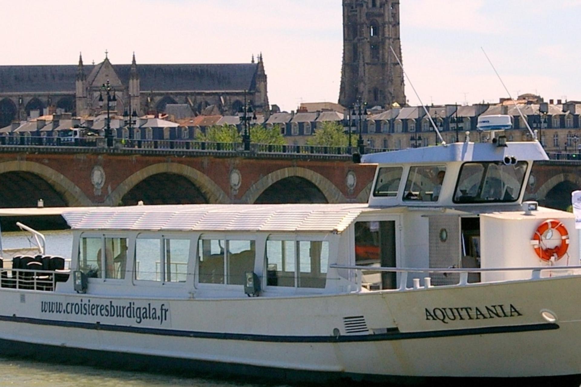 Garonne River Sightseeing Cruise in Bordeaux - Thumbnail 5