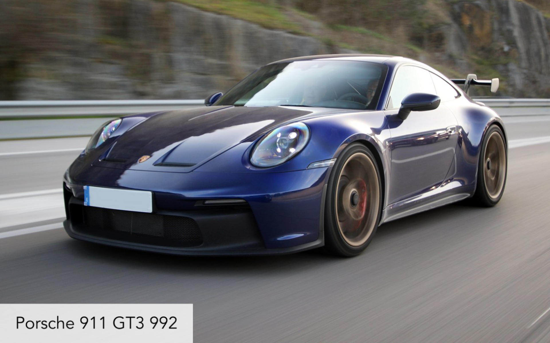 Supercar driving experience to Montserrat Mountain - Thumbnail 9