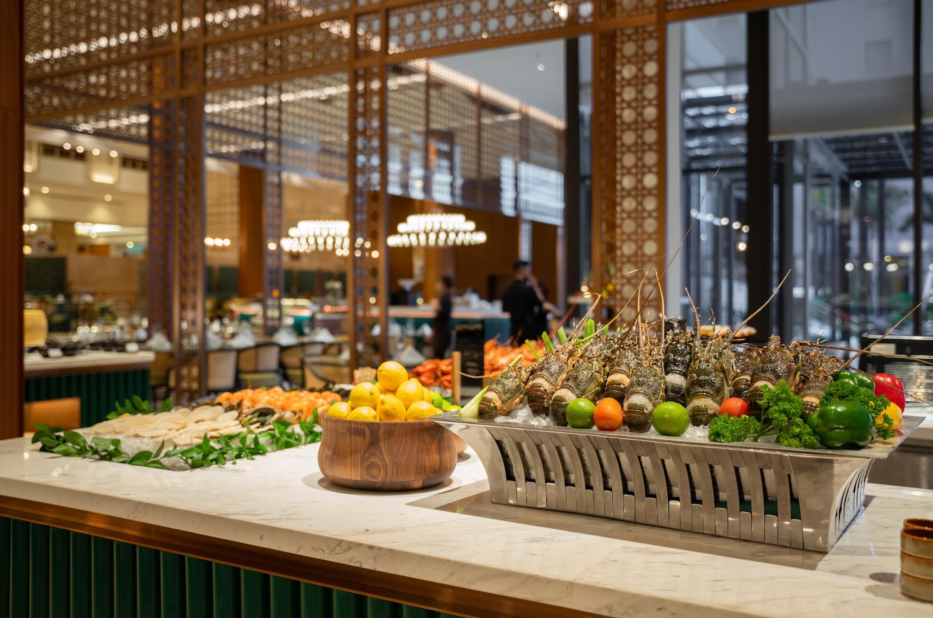 Seafood Buffet at LOTTE Hotel Saigon - Thumbnail 5