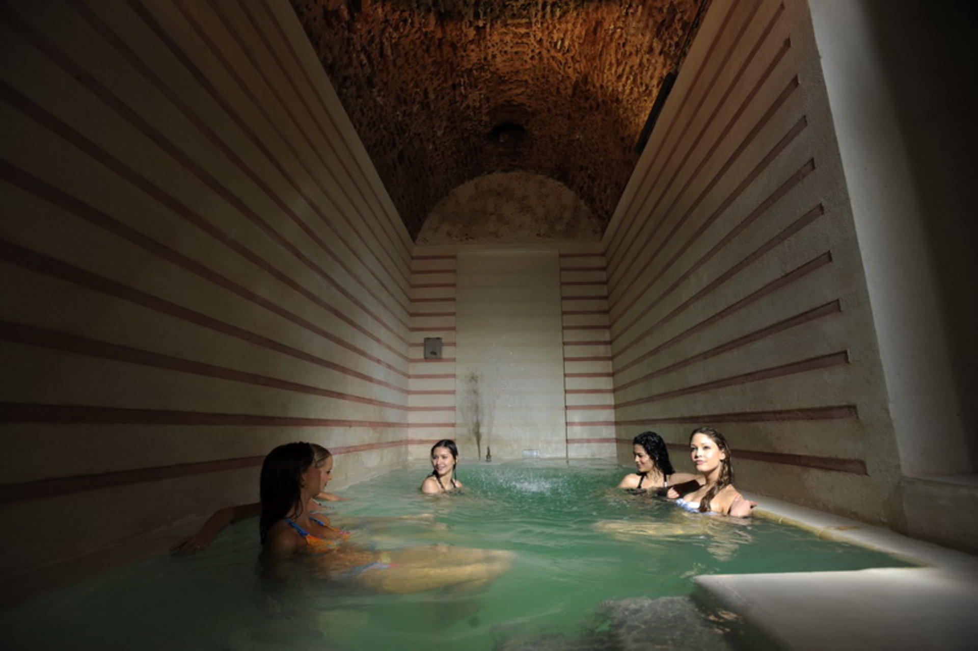 Historical Cemberlitas Hamam Admission in Old City - Thumbnail 9