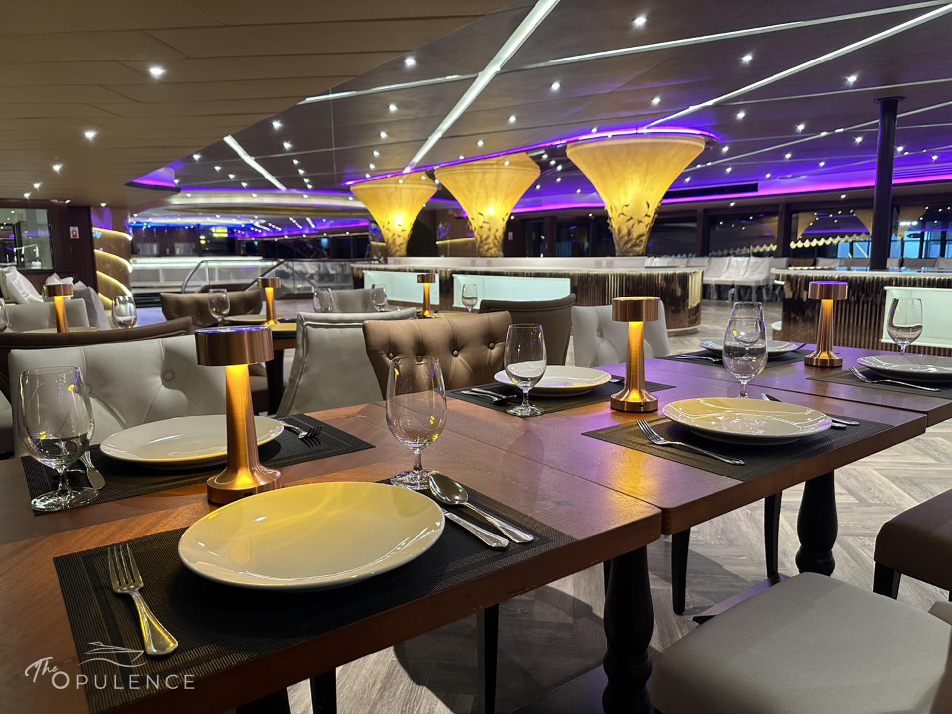 The Opulence Luxury Chao Phraya Dinner Cruise - Thumbnail 10