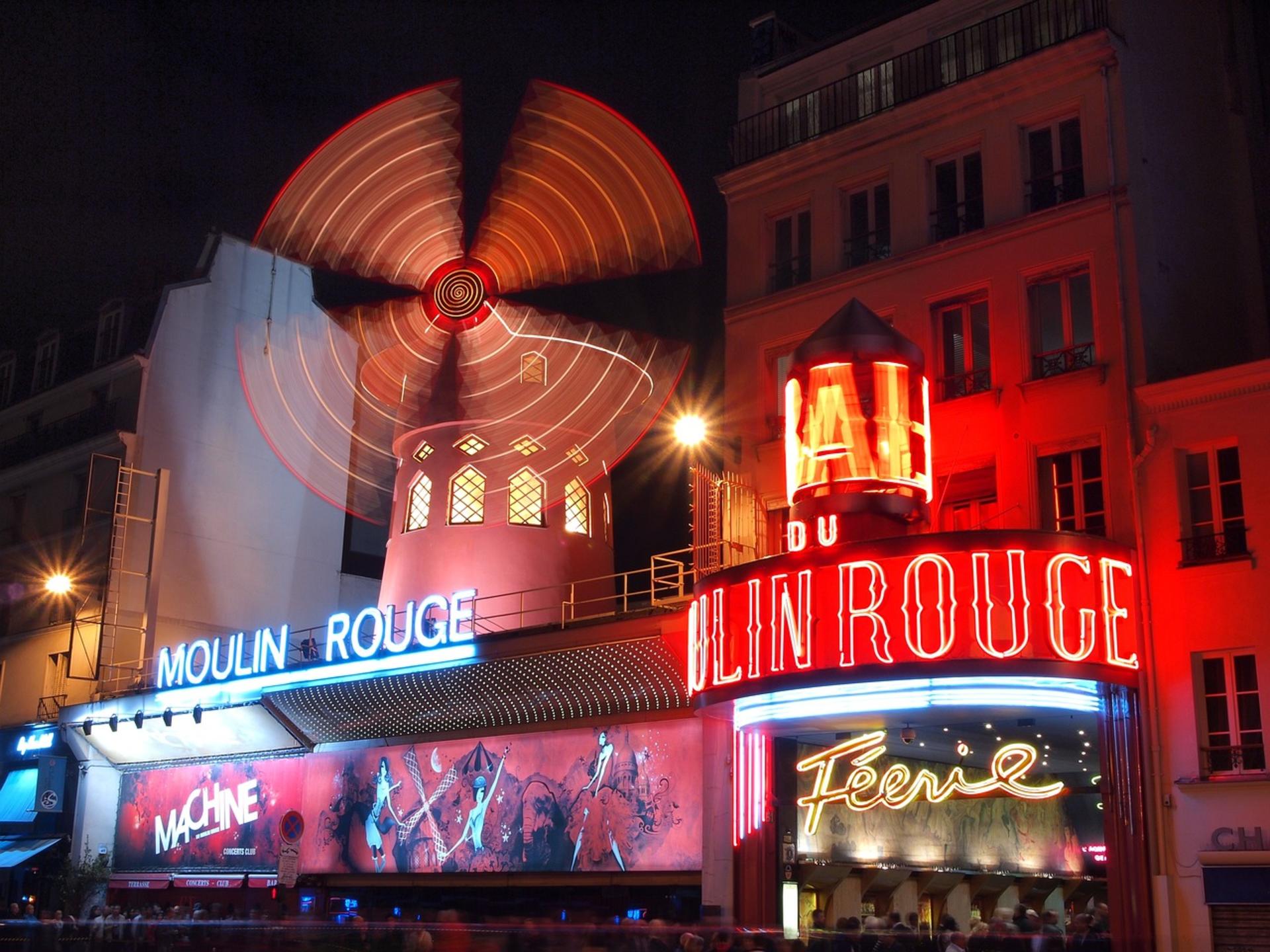 Moulin Rouge Show with Seine River Cruise Ticket in Paris - Thumbnail 4