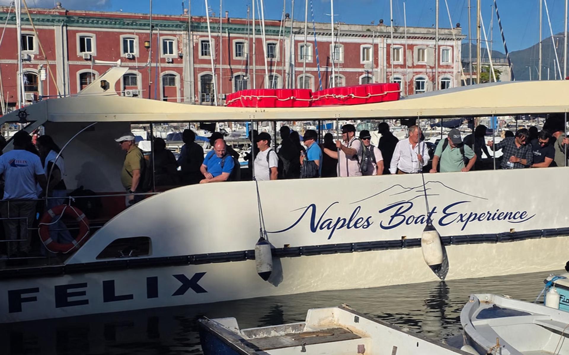 Posillipo and Vesuvius Sightseeing Cruise in Naples - Thumbnail 5