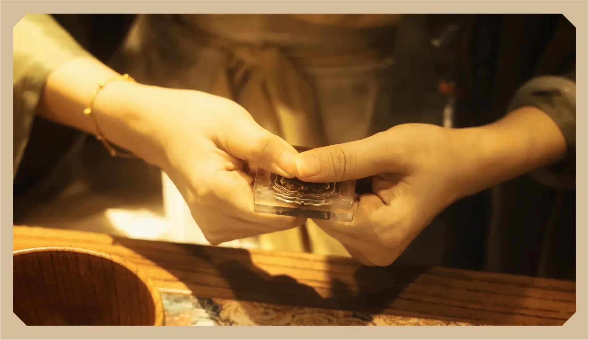 Shanghai DIY Tea Brewing, Incense Making & Sutra Transcription Half-Day Tour - Thumbnail 3