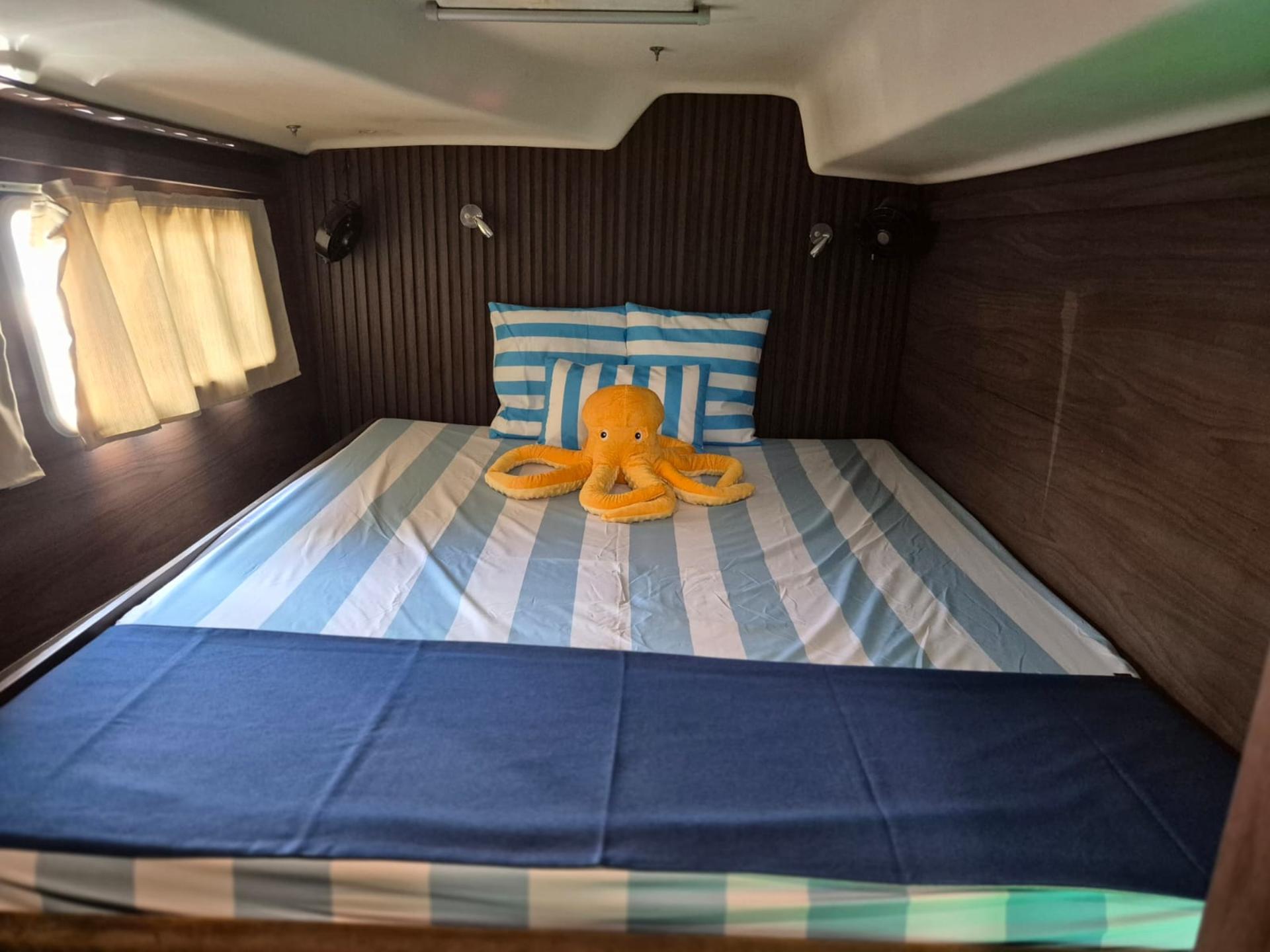 Singapore Private Yacht Charter (Sunlight) by White Sails - Thumbnail 7