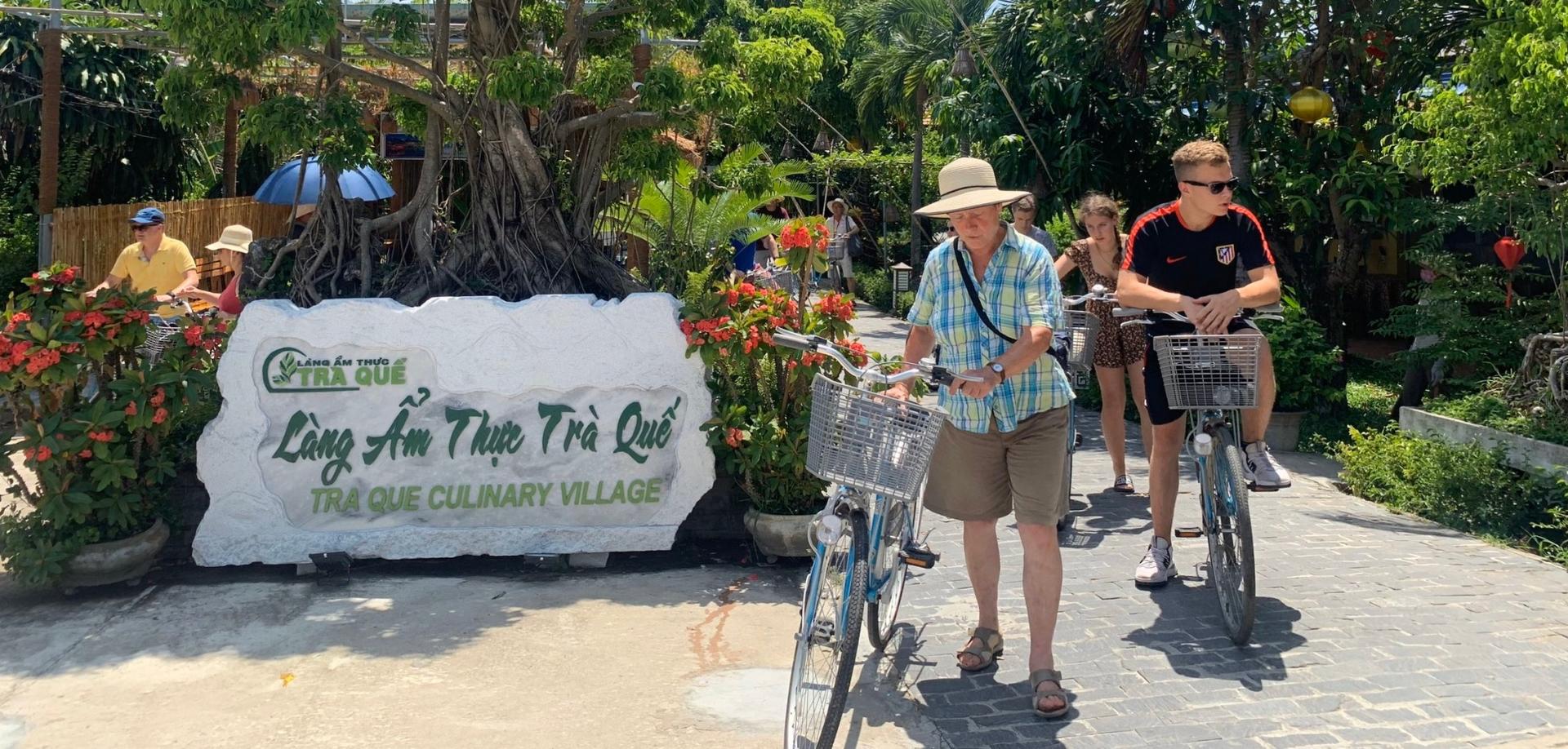 Tra Que Vegetable Village and Cooking Class Experience in Hoi An - Image 1