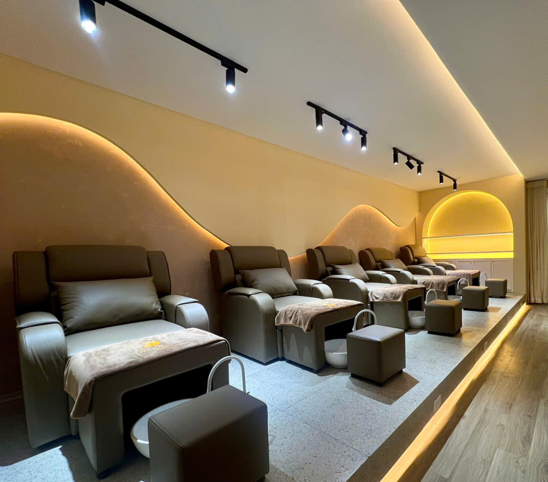 The Lin Beauty Center on Ly Tu Trong street in Ho Chi Minh city - Thumbnail 23