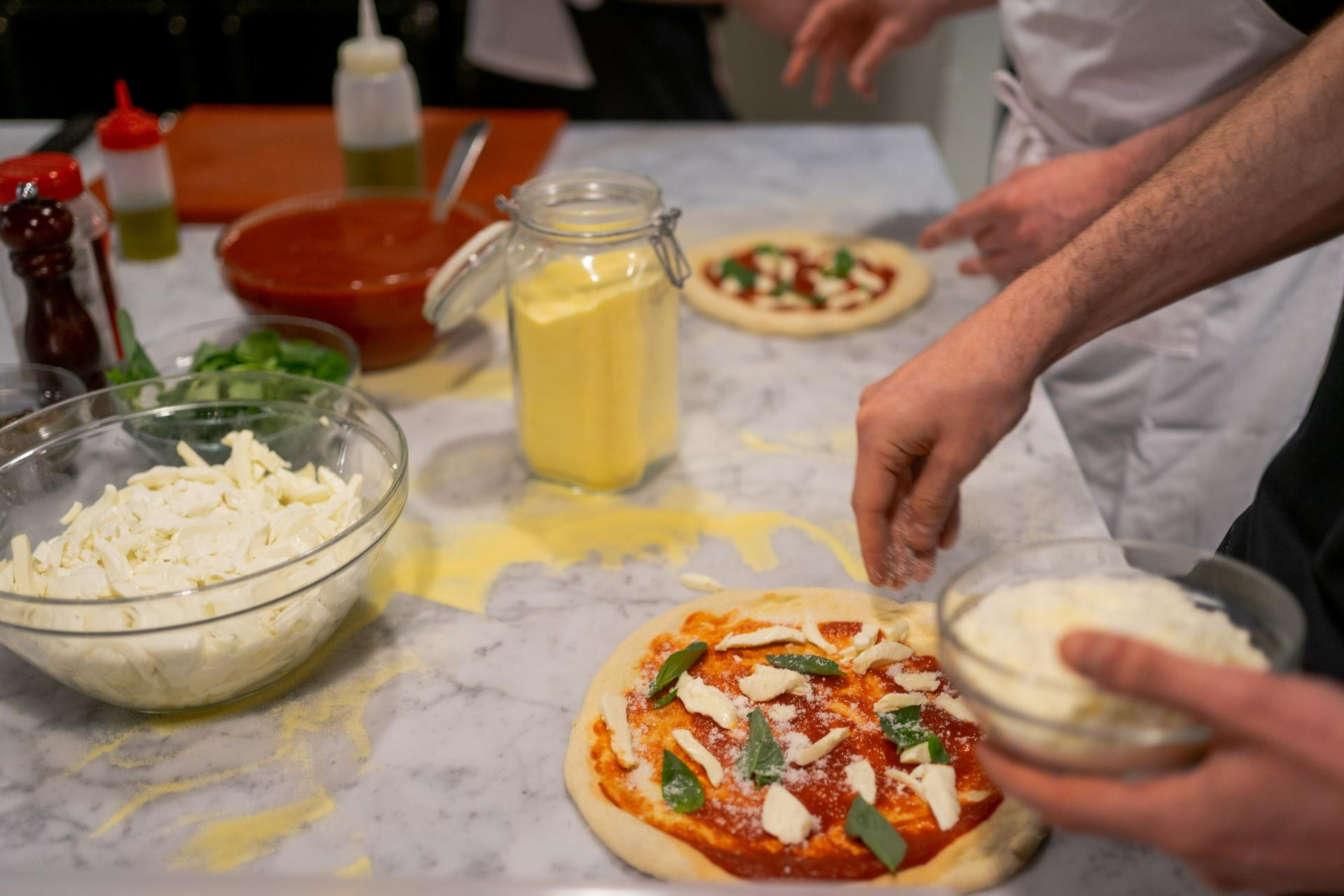 Pizza and Gelato-Making Class in Milan: Fun for Everyone - Image 1