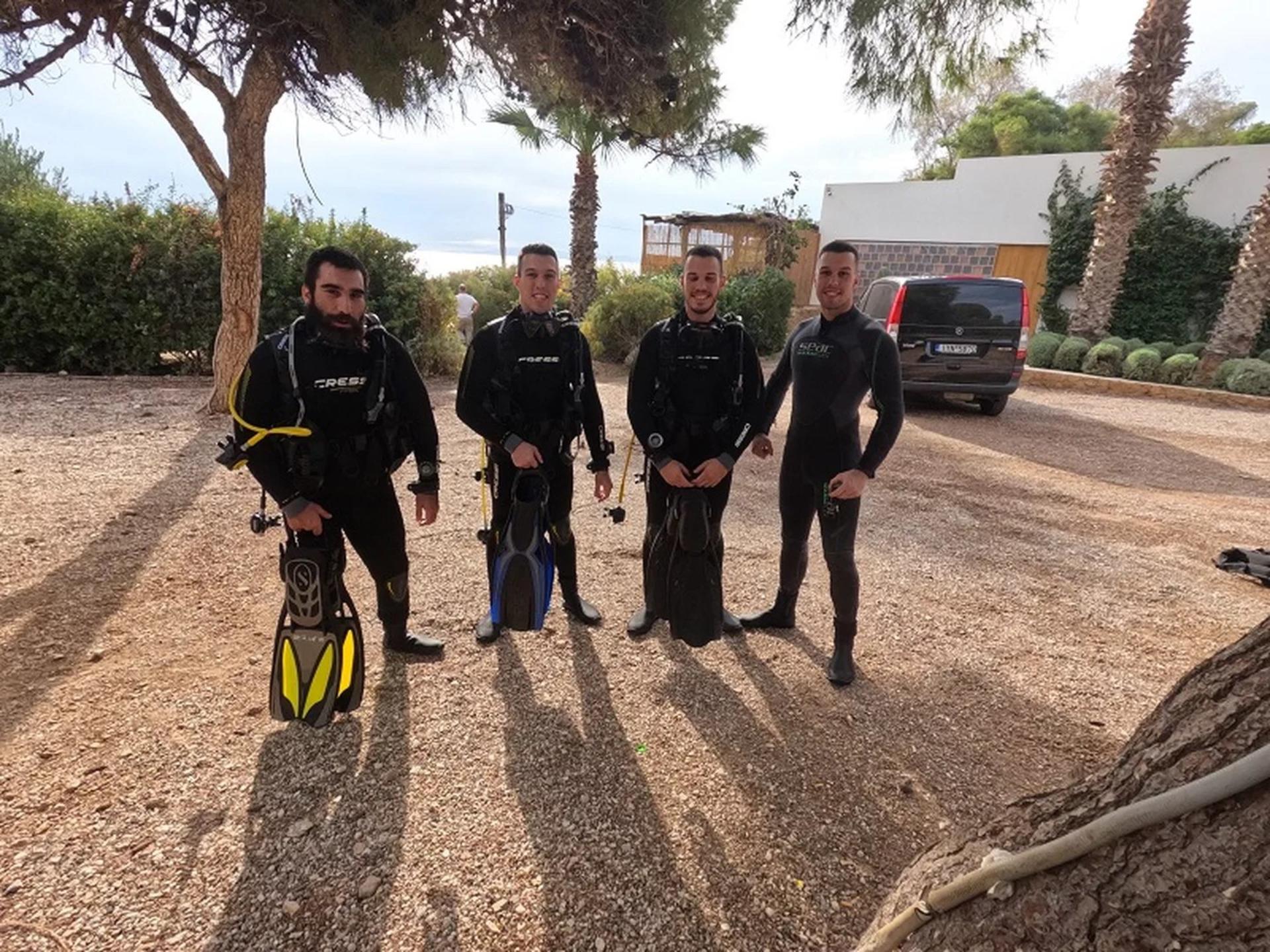 PADI Open Water Diver in Athens with PADI 5 Star Dive Center - Thumbnail 4