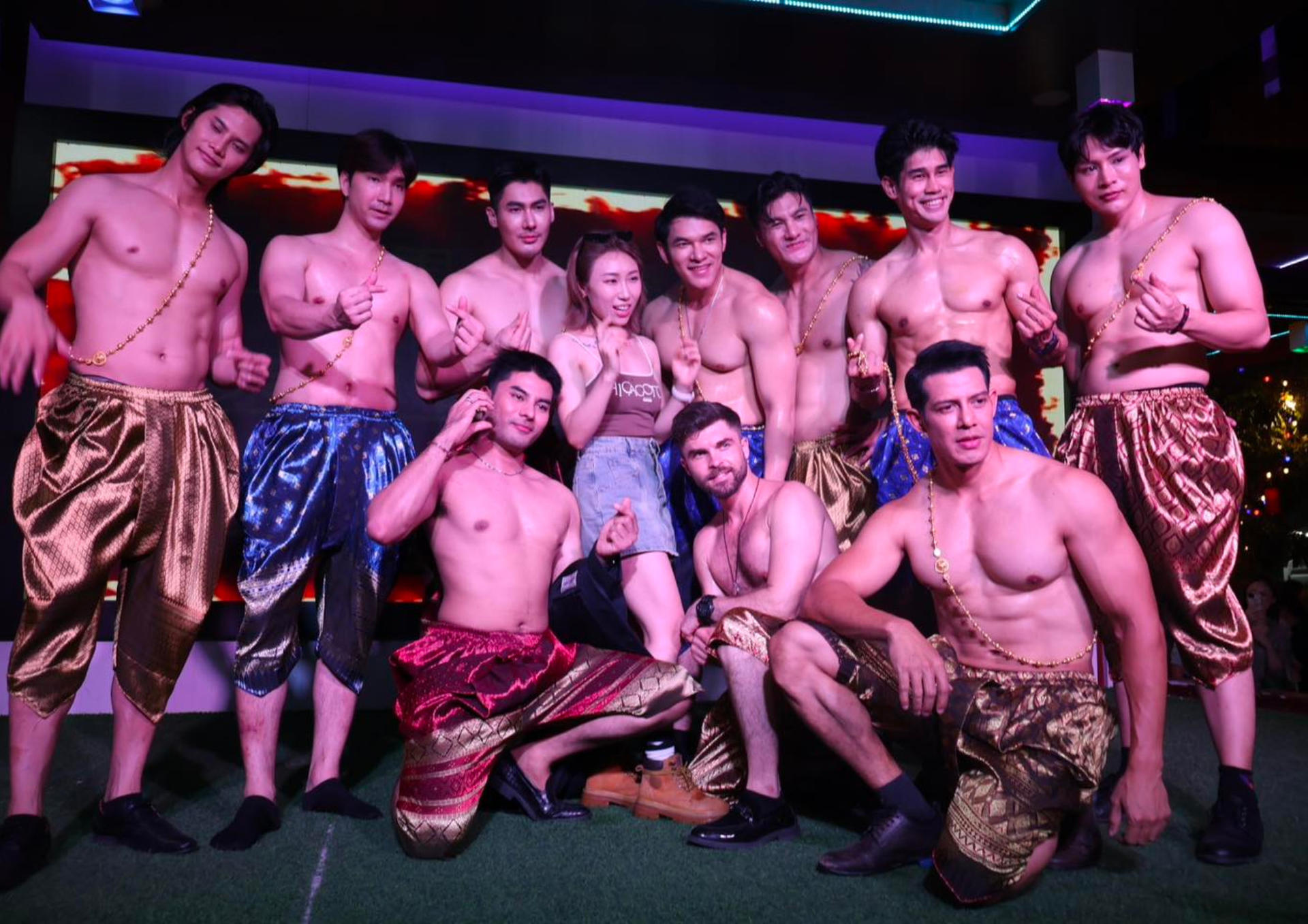 Female Friendly tour - Bubble in the Forest & Handsome boy show - Image 1