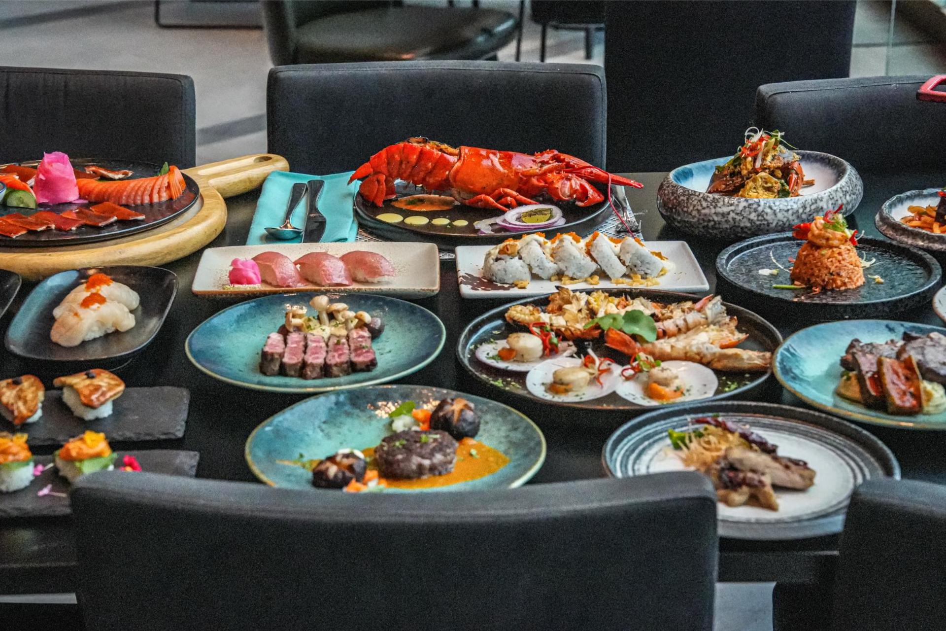 Buffet at Amaya Food Gallery, Amari Bangkok Hotel (Pratunam) - Thumbnail 2
