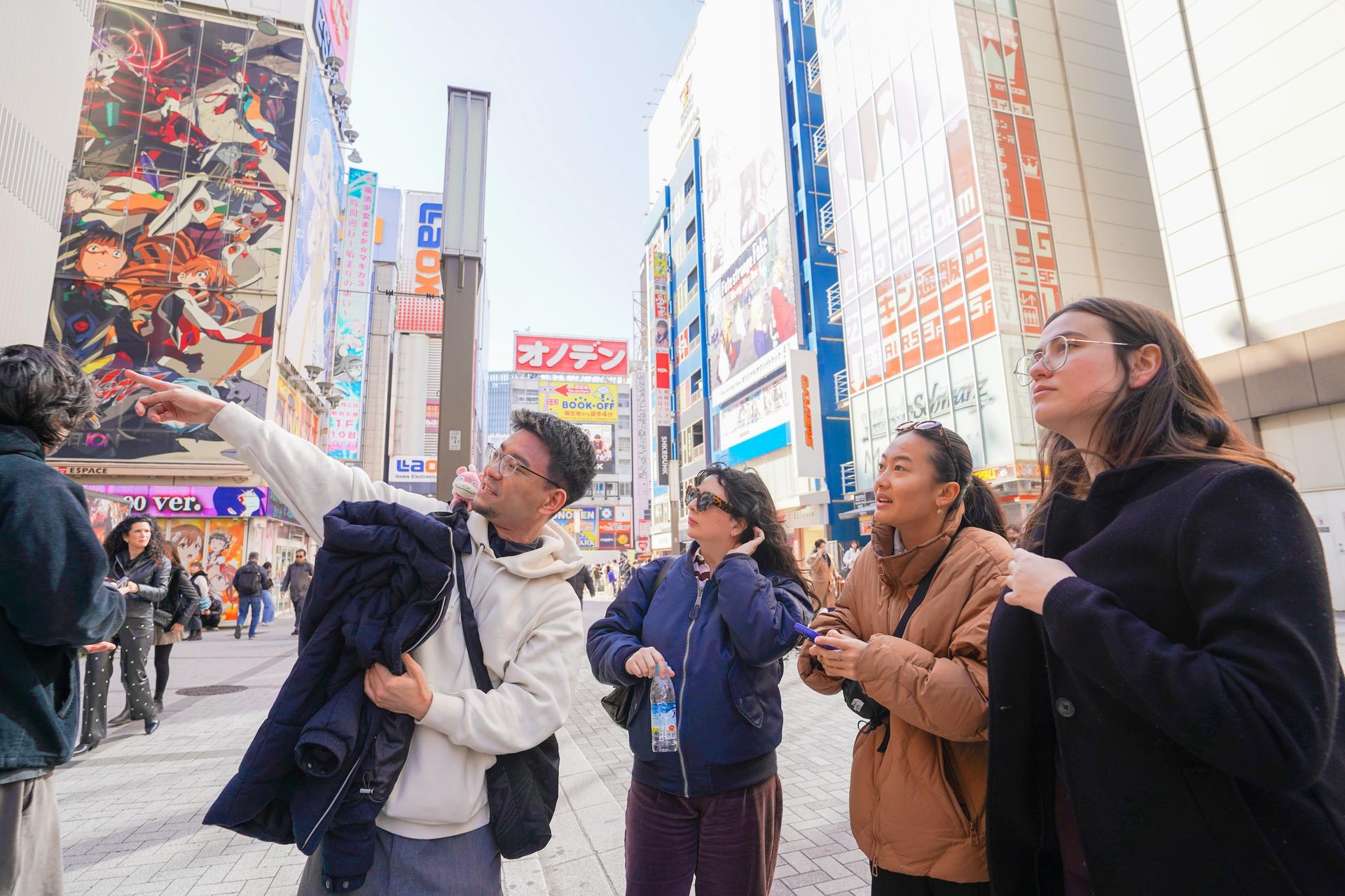 Akihabara Electric & Anime Town Walk : Dive into The Holy Land of Ot - Thumbnail 35